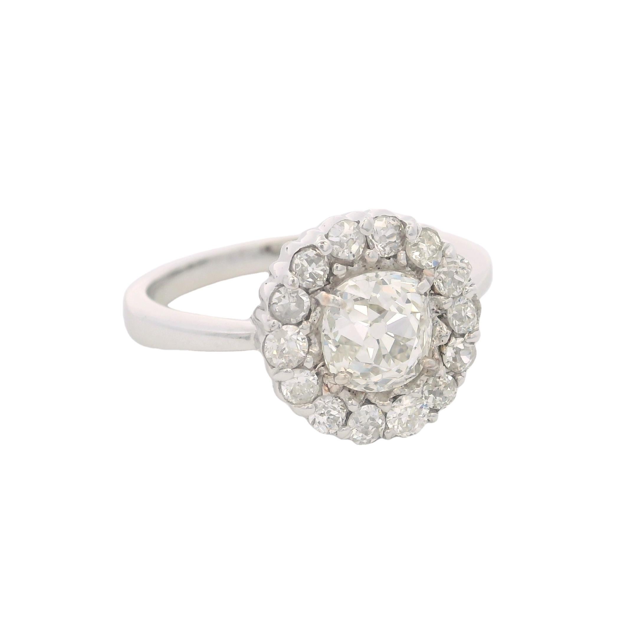 Bague ancienne en or 18 carats avec 2,68 carats de diamants - certificat GIA. Excellent état - En vente à Aventura, FL