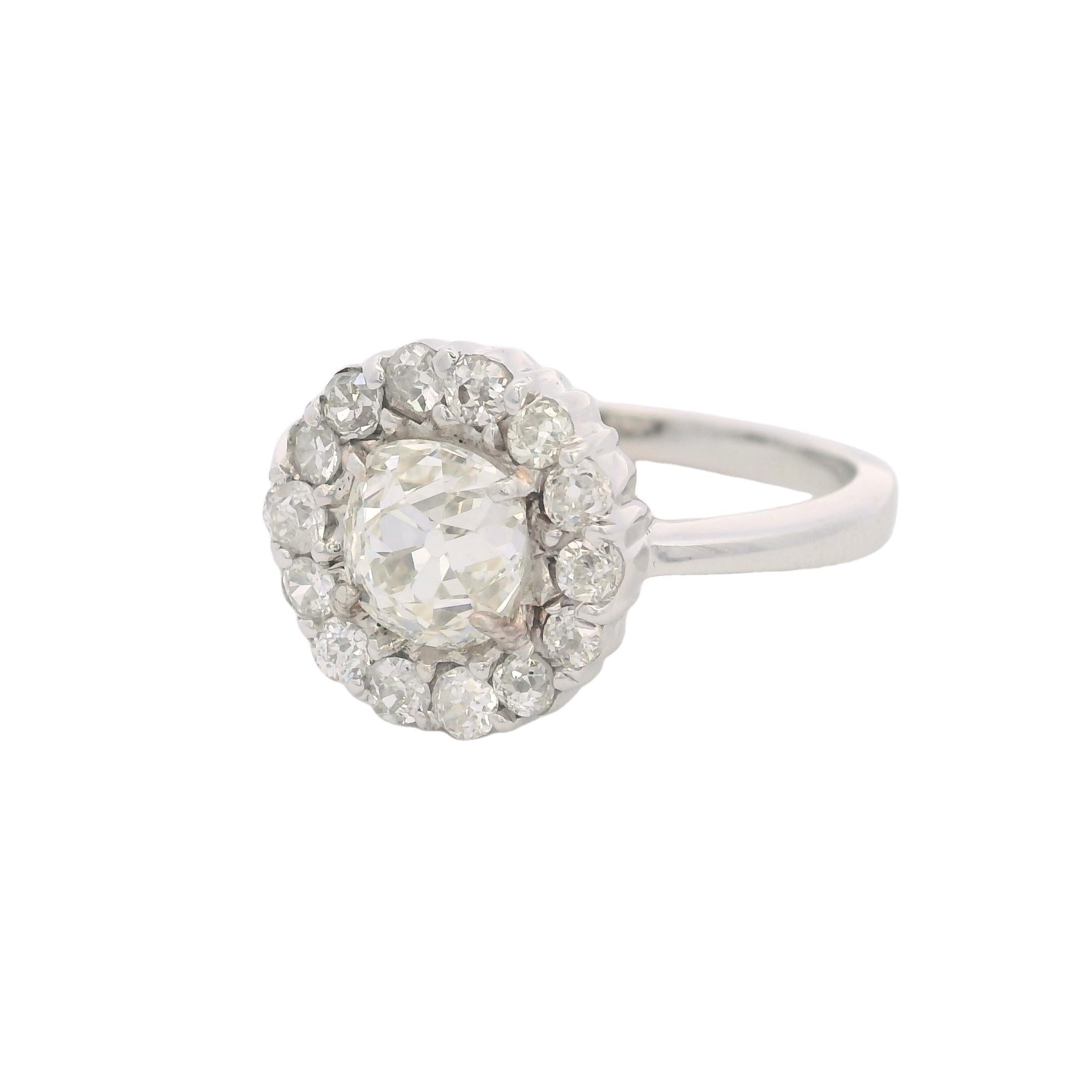 Bague ancienne en or 18 carats avec 2,68 carats de diamants - certificat GIA. en vente 2