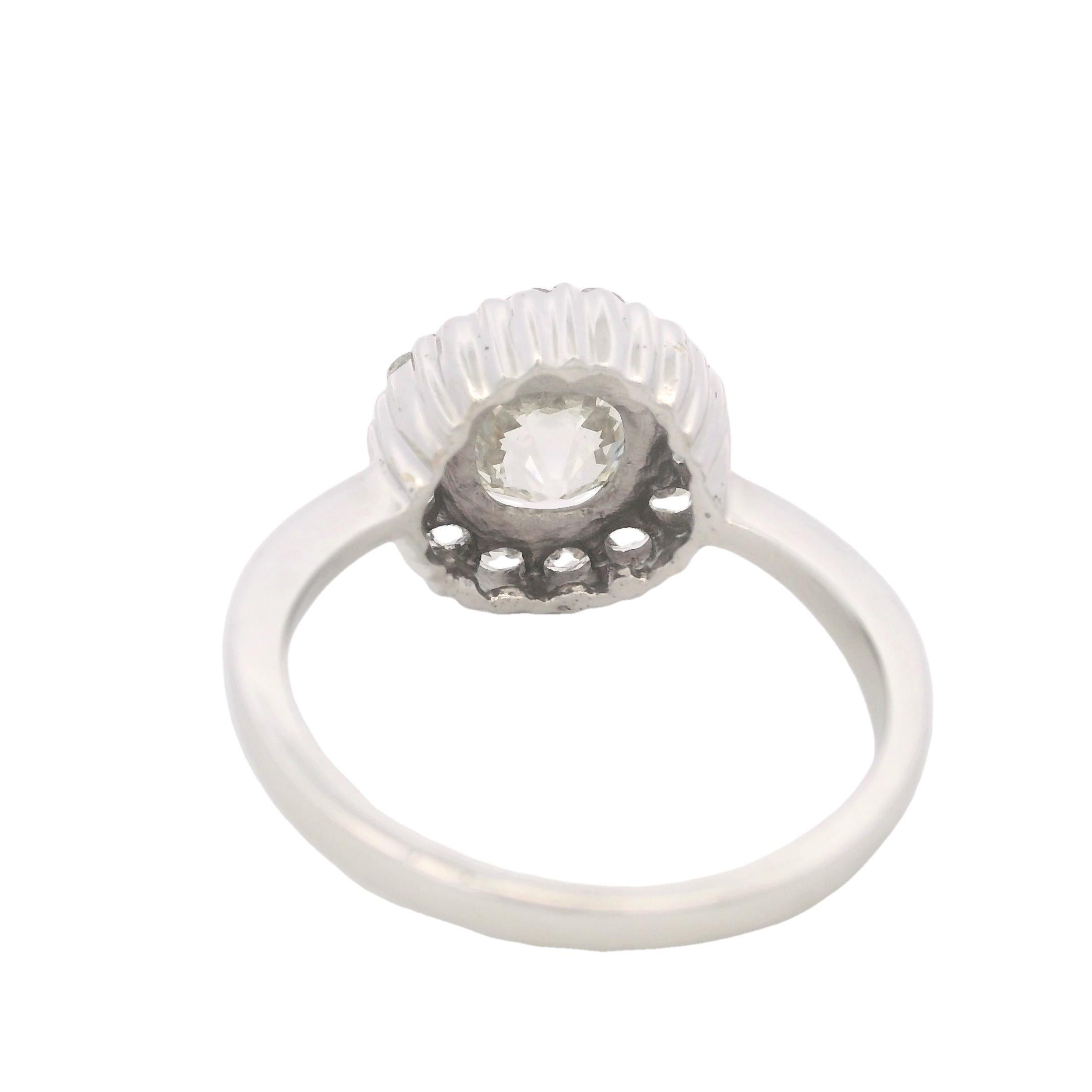 Bague ancienne en or 18 carats avec 2,68 carats de diamants - certificat GIA. en vente 3