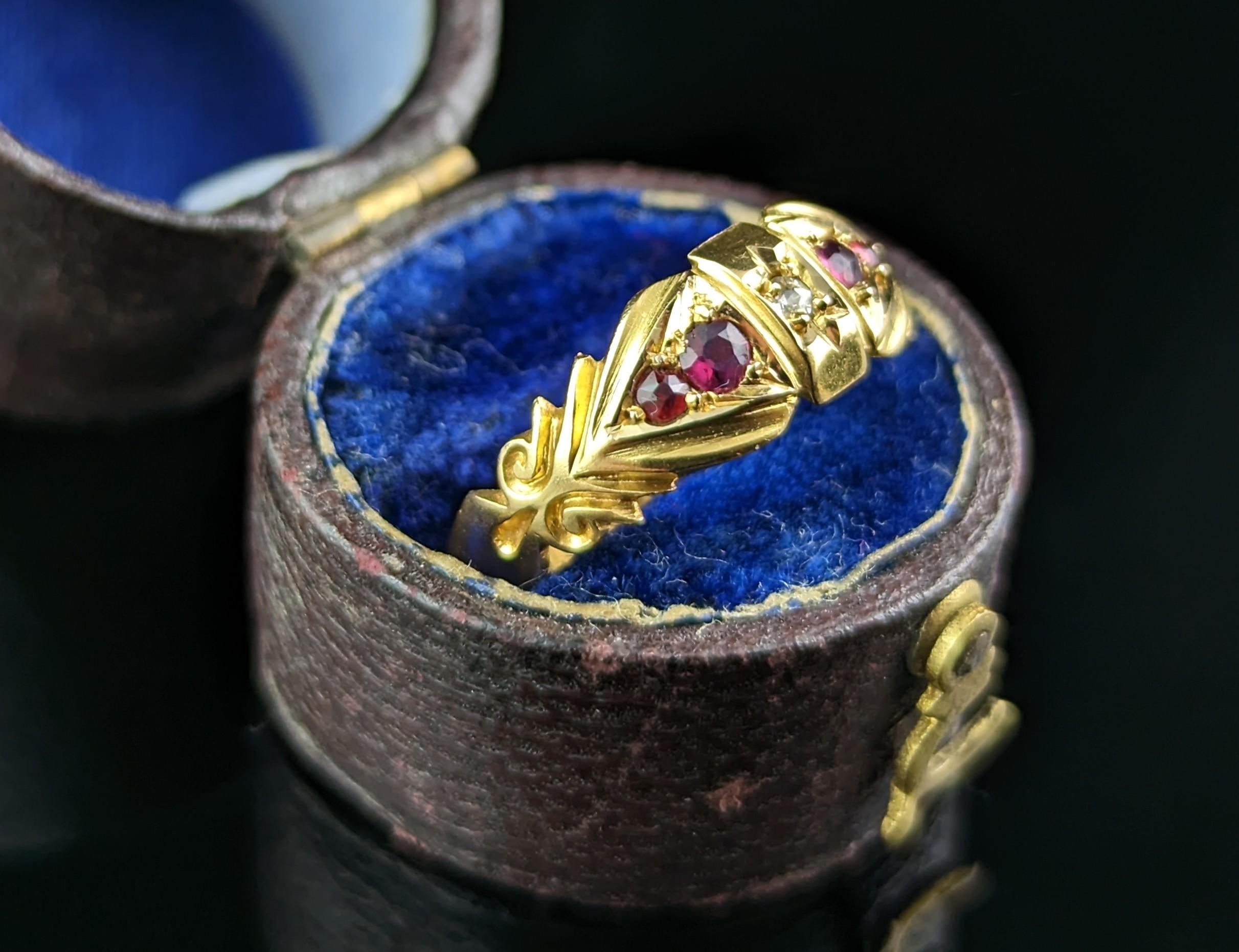 Antique 18 Karat Gold Ruby and Diamond Ring, Edwardian In Good Condition In NEWARK, GB