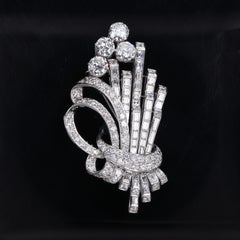 Antique 18kt White Gold Brooch with Brilliant and Carré-Cut Diamonds