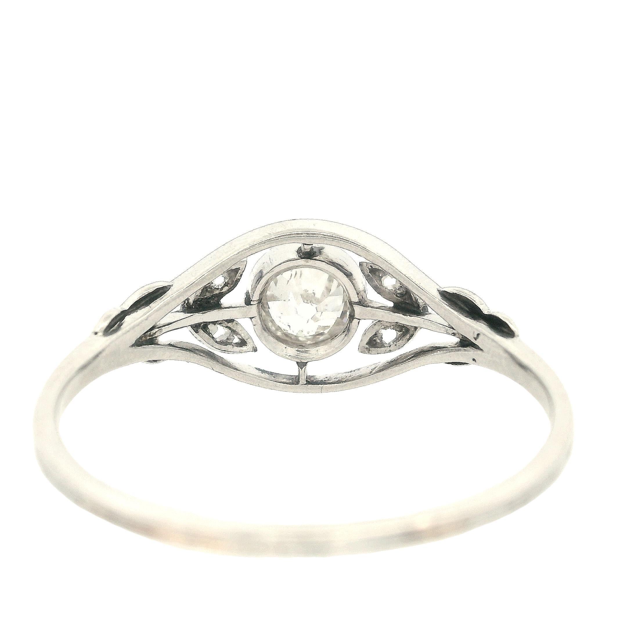 Antique 18kt white Gold Engagement Ring with Diamonds For Sale 1