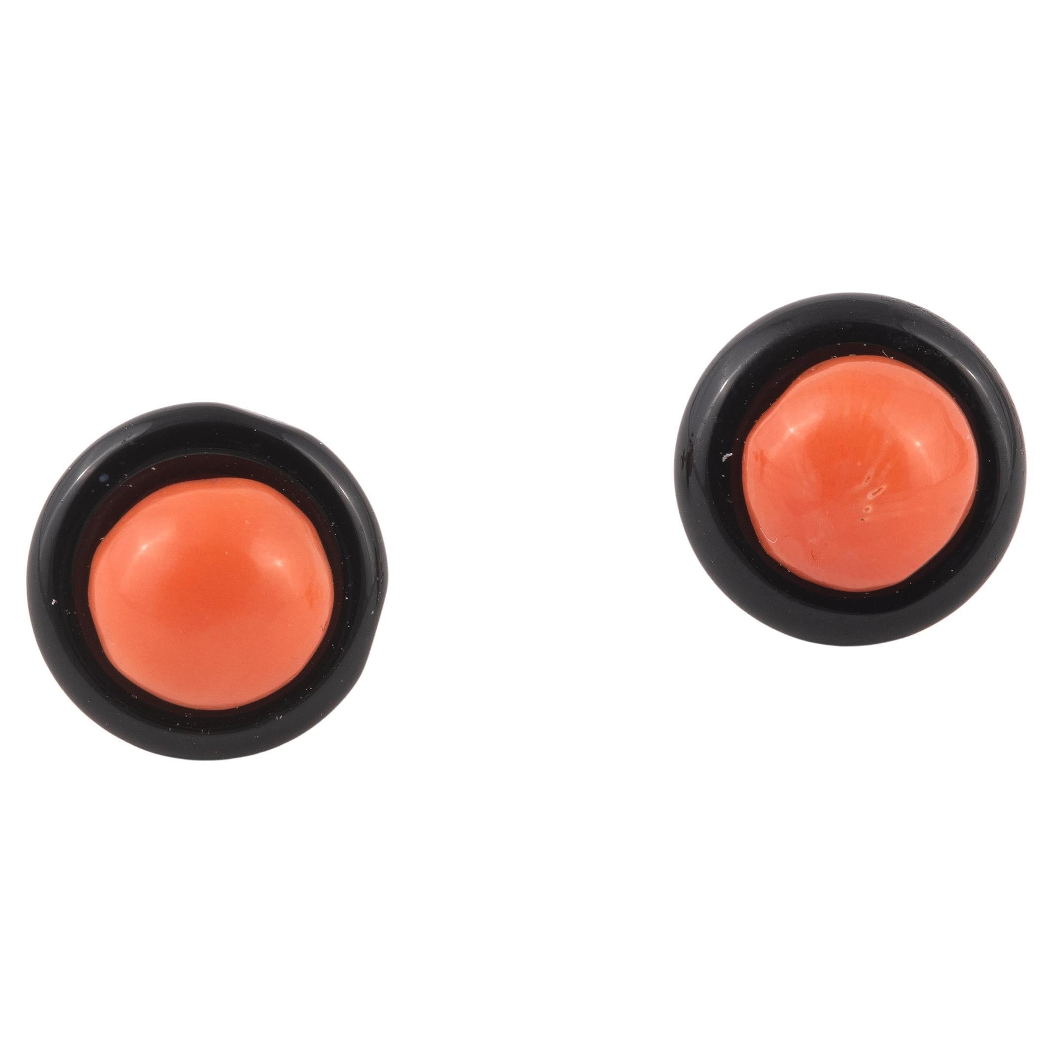 Edwardian Antique 18kt Yellow Gold Corallum Rubrium And Onyx  Button Earrings For Sale