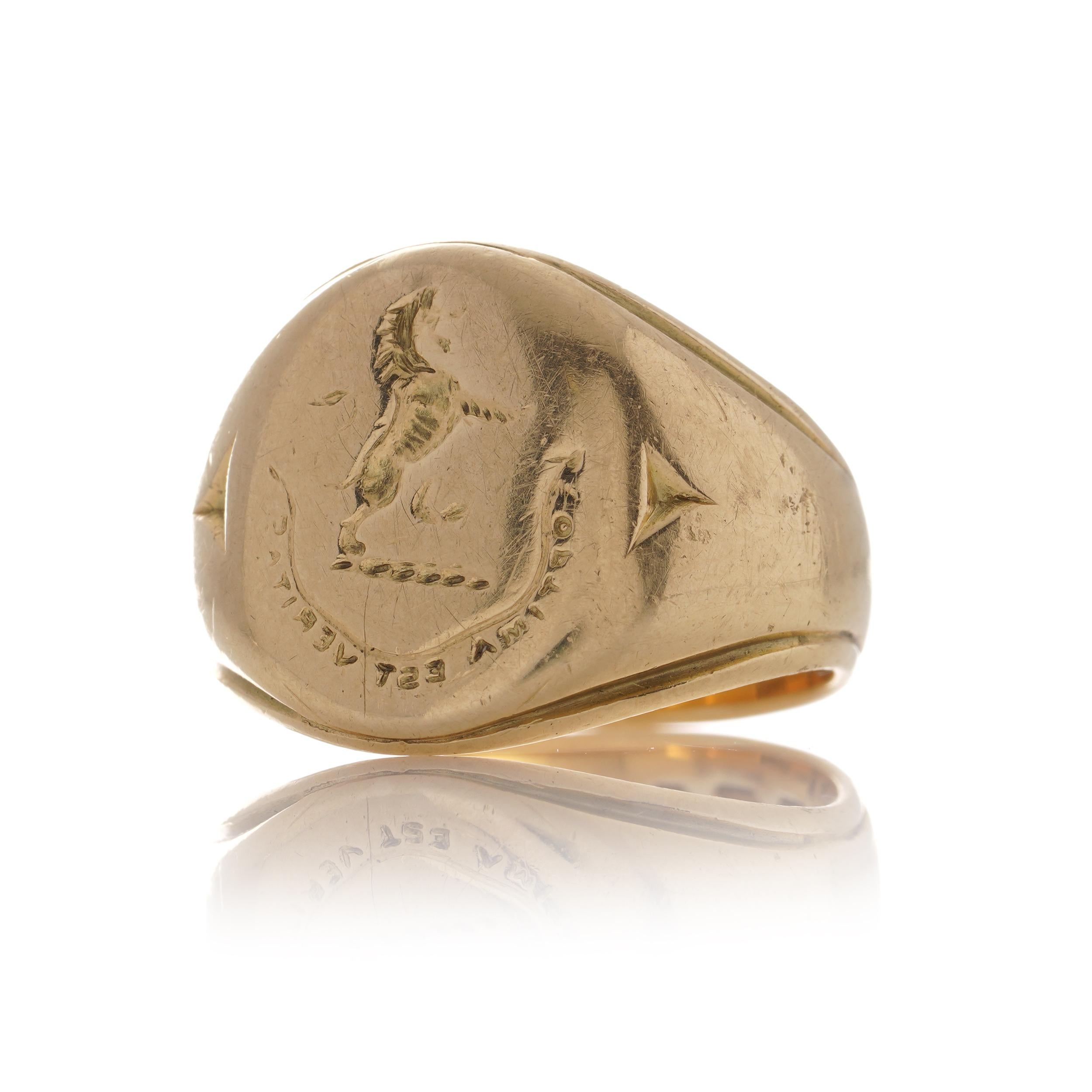 Antique 18kt. yellow gold signet ring with Latin phrase ' Optima est veritas '  For Sale 4