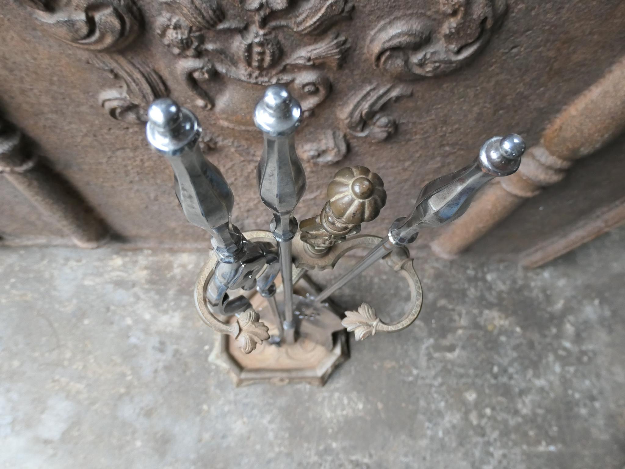XIX secolo Antico set di accessori per il fuoco georgiano del 18° - 19° secolo in vendita