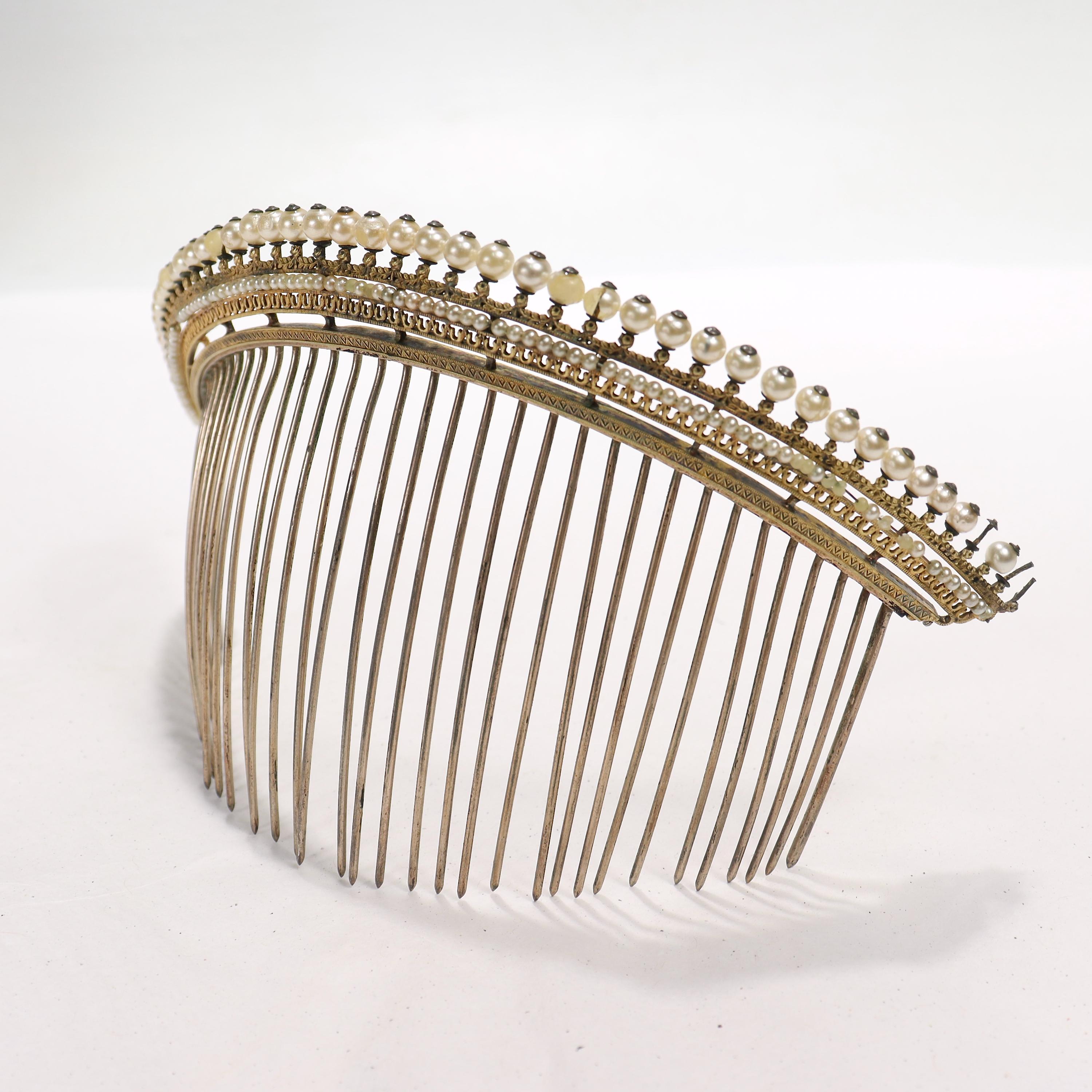 Antikes französisches Empire-Diademe-Tiara aus vergoldetem Silber und Kunstperlen aus dem 18. / 19. Jahrhundert (Rundschliff)