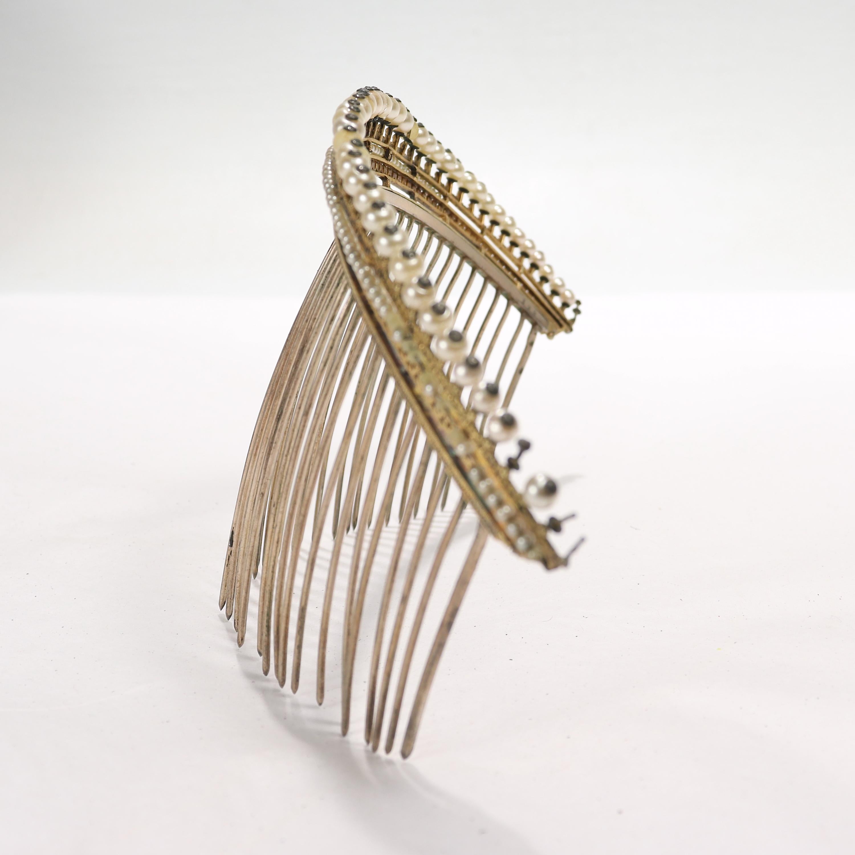 Antikes französisches Empire-Diademe-Tiara aus vergoldetem Silber und Kunstperlen aus dem 18. / 19. Jahrhundert im Zustand „Gut“ in Philadelphia, PA