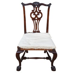 Silla auxiliar de comedor antigua de caoba Chippendale americana del s. XVIII Ball and Claw