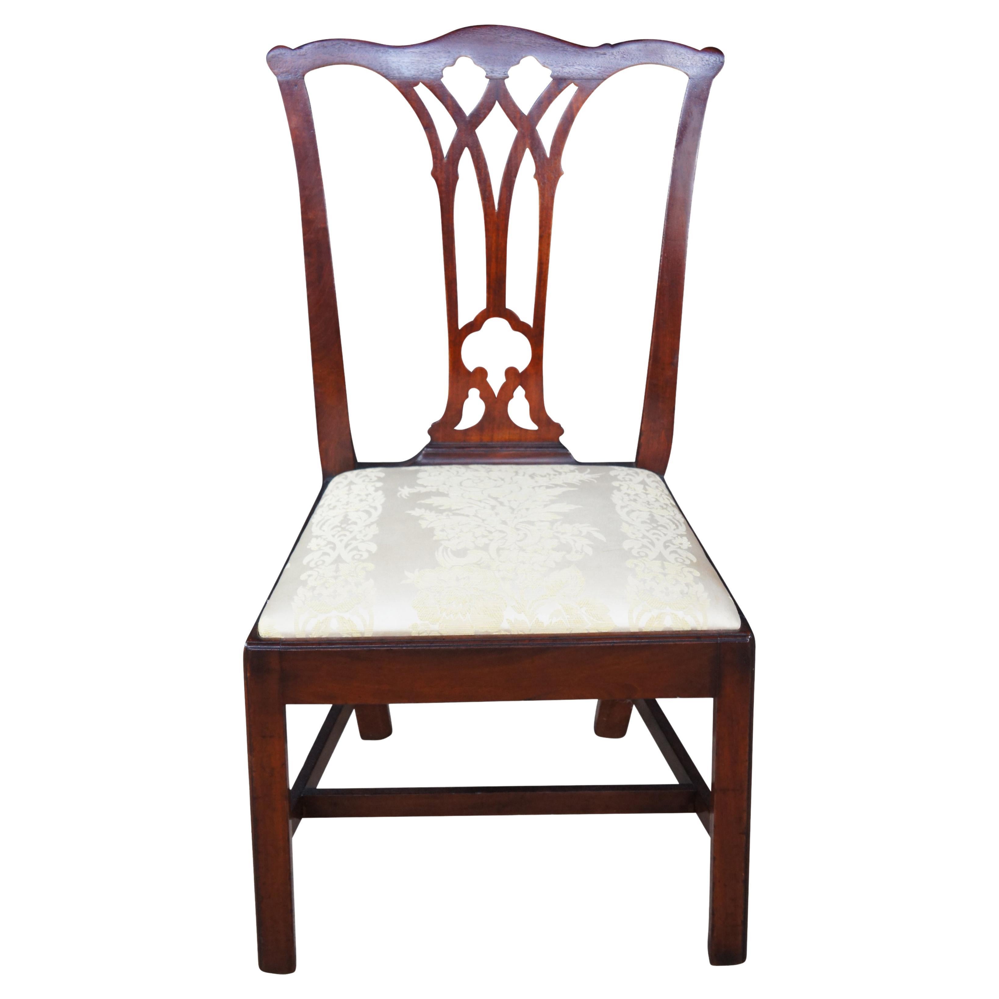 Silla auxiliar de comedor antigua de caoba Chippendale Pennsylvania americana del s. XVIII