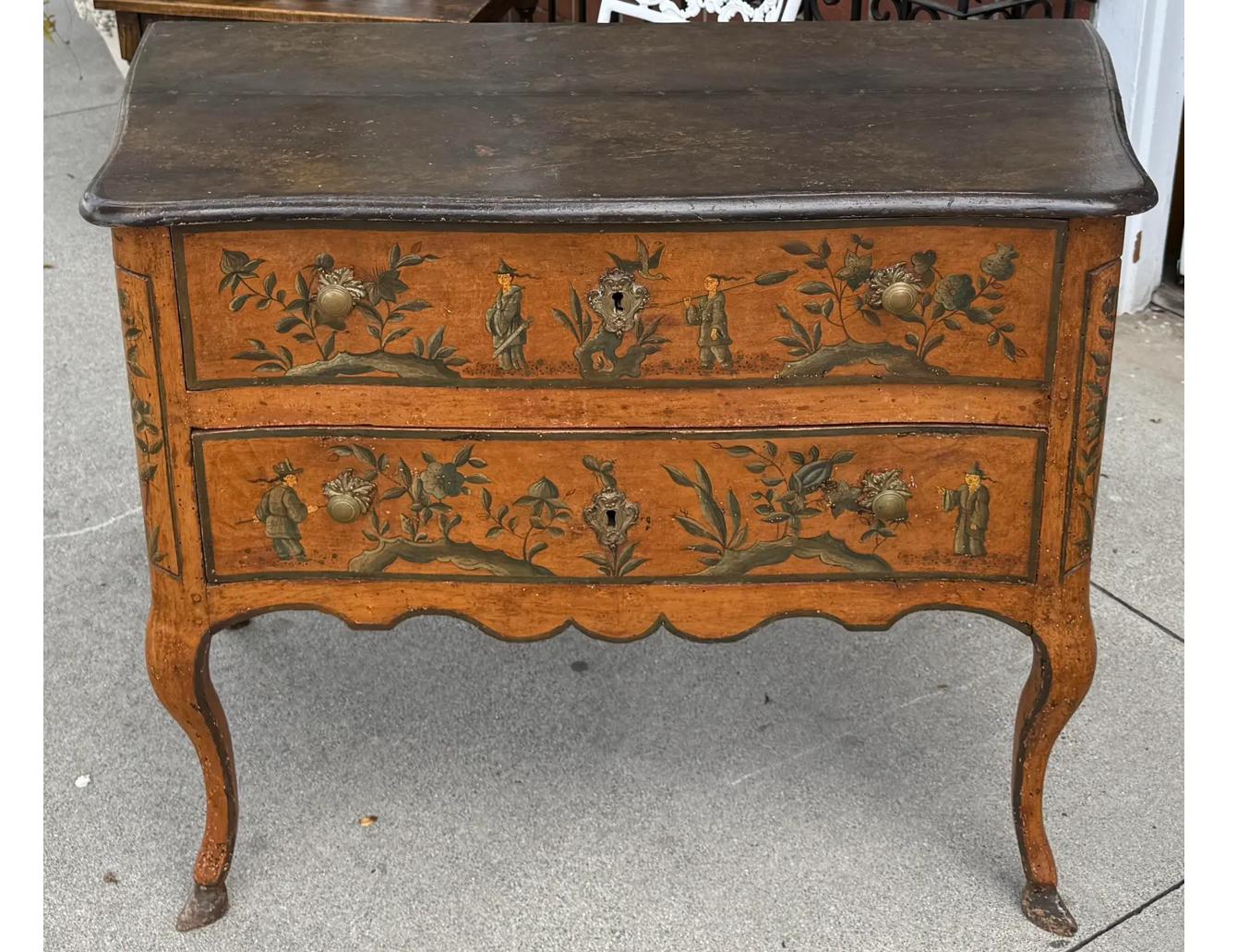 XVIIIe siècle et antérieur A.I.C. Chinoiserie décorée Commode Vénitienne ancienne en vente