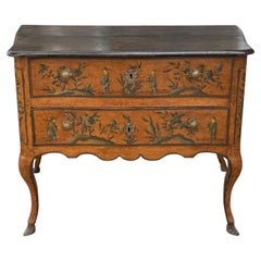 Commodes and Chests of Drawers