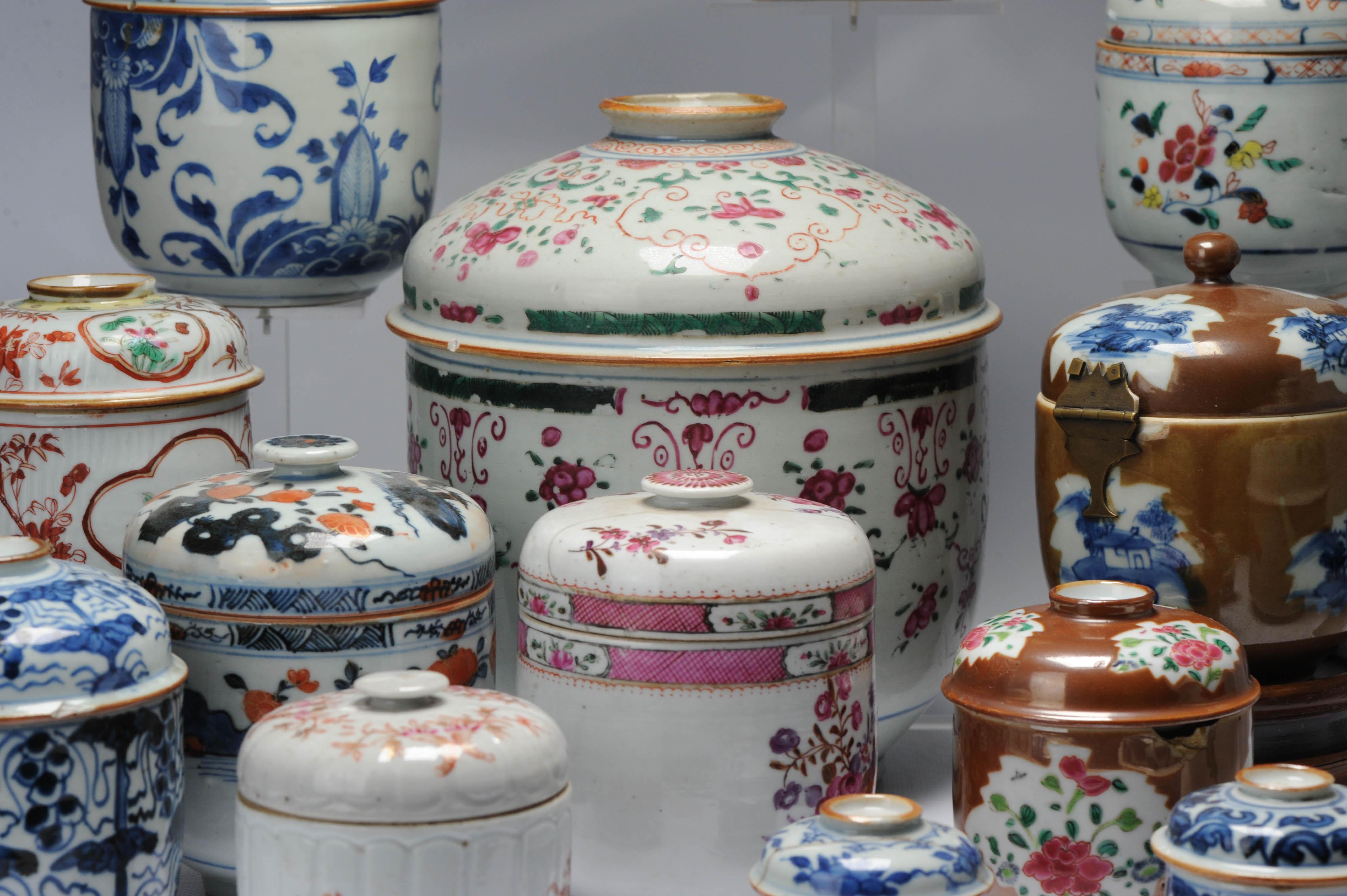 Antike Sammlung chinesischer Porzellan-Teekrüge aus dem 18. Jahrhundert China Kangxi Yongzheng (18. Jahrhundert und früher) im Angebot