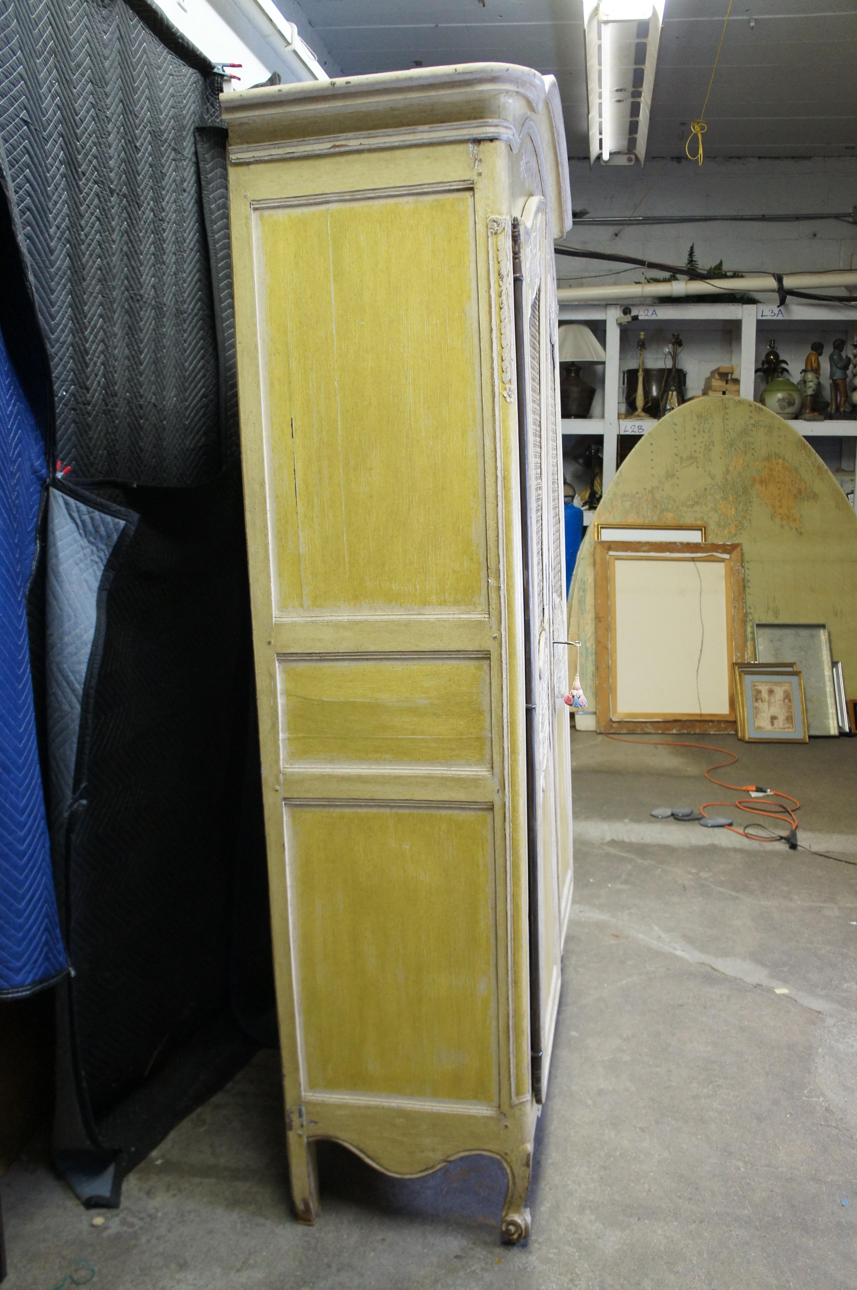 Antique Country French Provincial Linen Press Wardrobe Armoire Cabinet en venta 4