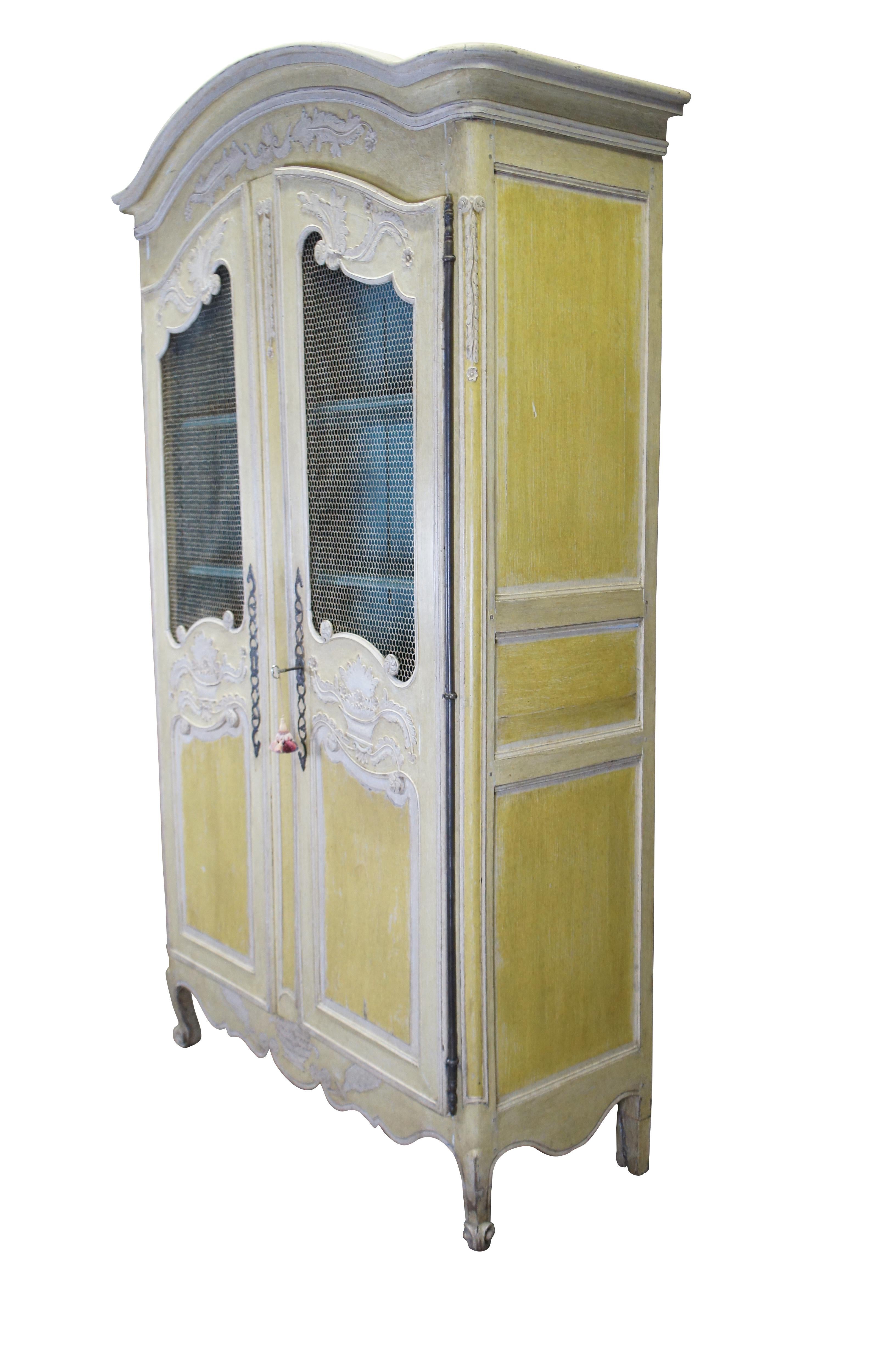 Antique Country French Provincial Linen Press Wardrobe Armoire Cabinet Provincial francés en venta
