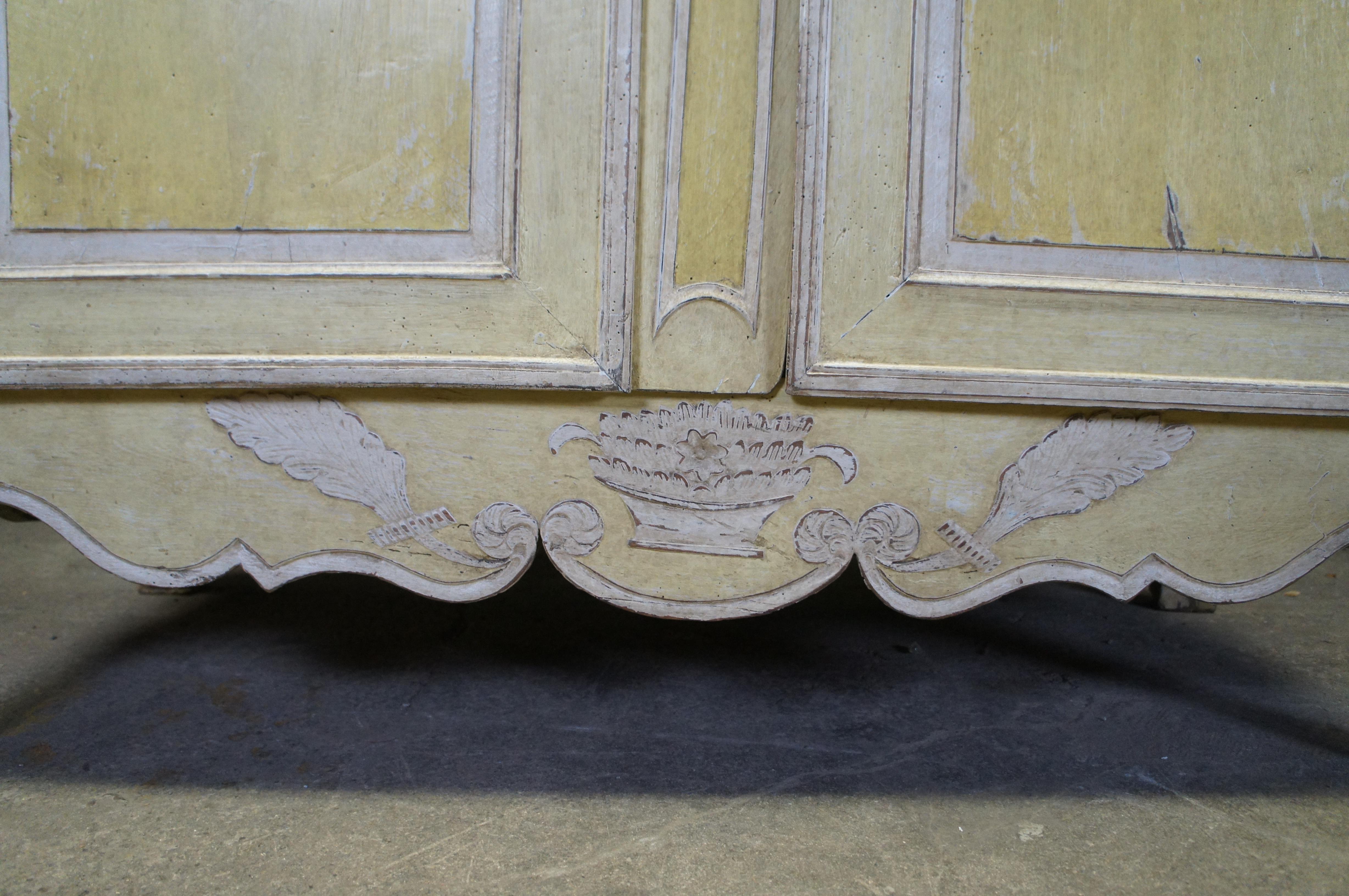 Antique Country French Provincial Linen Press Wardrobe Armoire Cabinet en venta 2