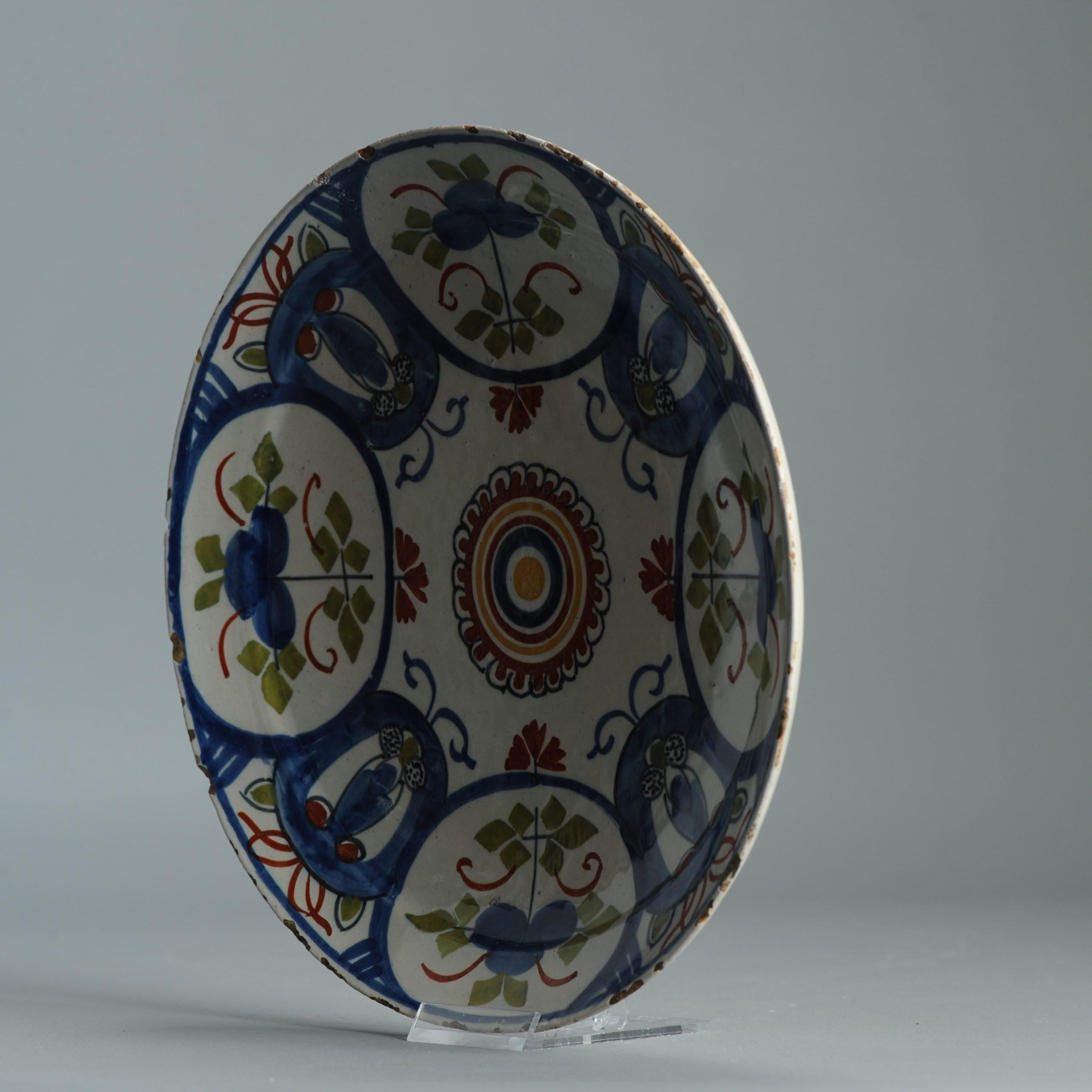 Ancienne assiette en faïence de Delft hollandaise du 18e siècle D'après des porcelaines chinoises en vente 4