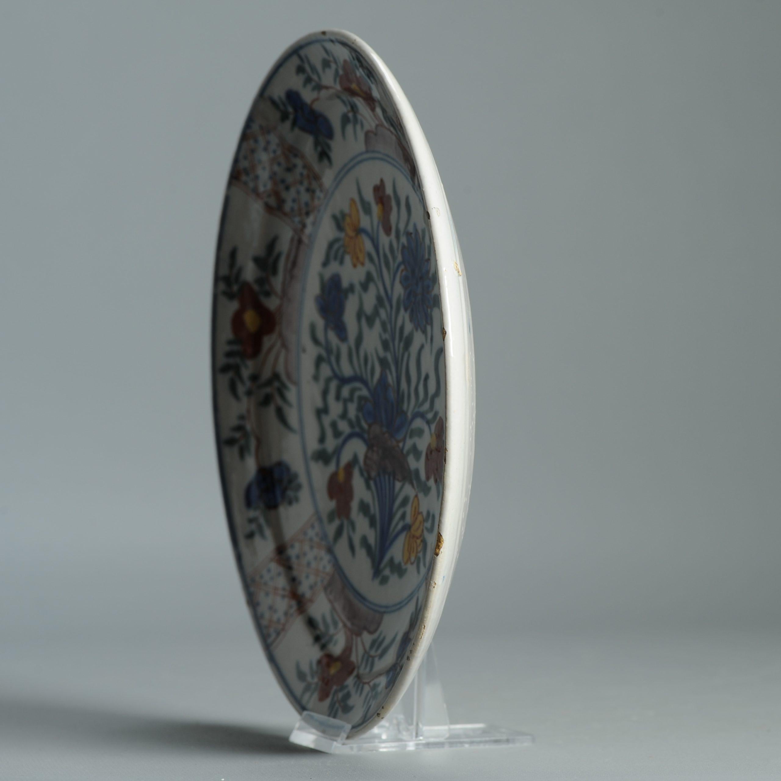 Ancienne assiette en faïence de Delft hollandaise du 18e siècle D'après des porcelaines chinoises en vente 1