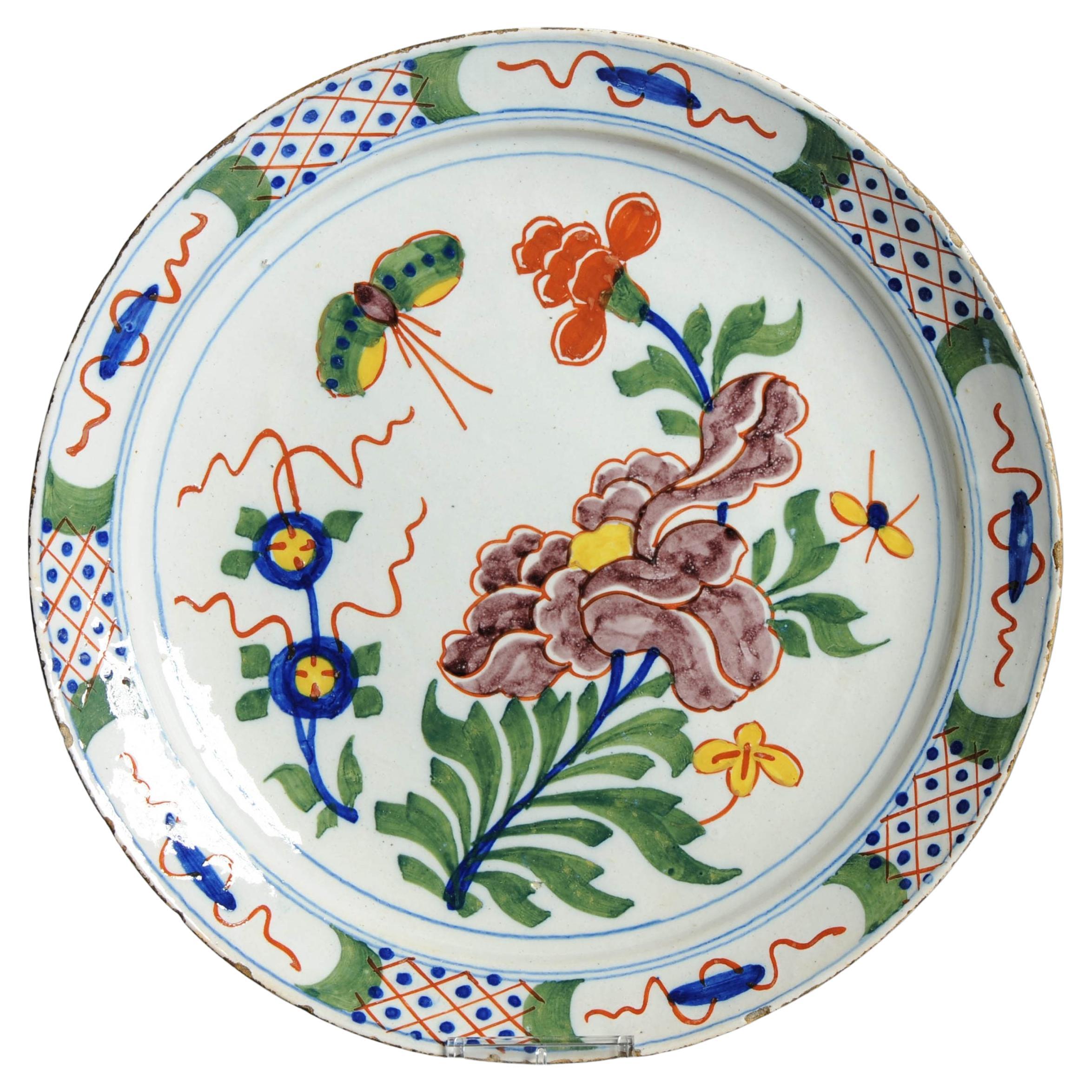 Ancienne assiette en faïence de Delft hollandaise du 18e siècle D'après des porcelaines chinoises