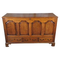 Ancienne commode Dowry anglaise géorgienne du 18e siècle en chêne à quartiers arrondis