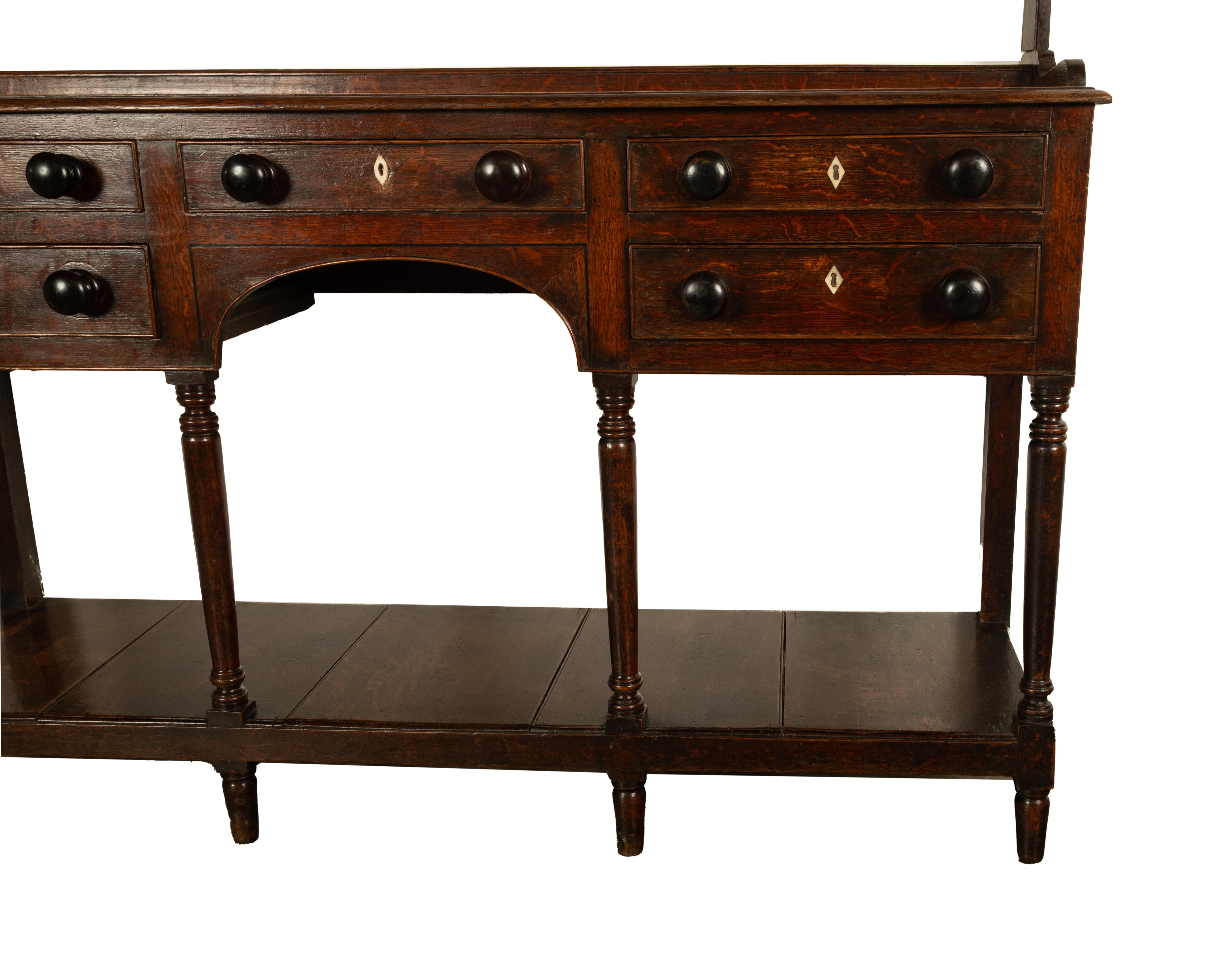 Antico cassettone in quercia del 18° secolo George III Country Welsh Plate Rack & Pot Board 1790 in vendita 1