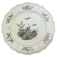 Antiguo s. XVIII Plato de loza «creamware» de George III, de Leeds, con motivos de aves exóticas en negro