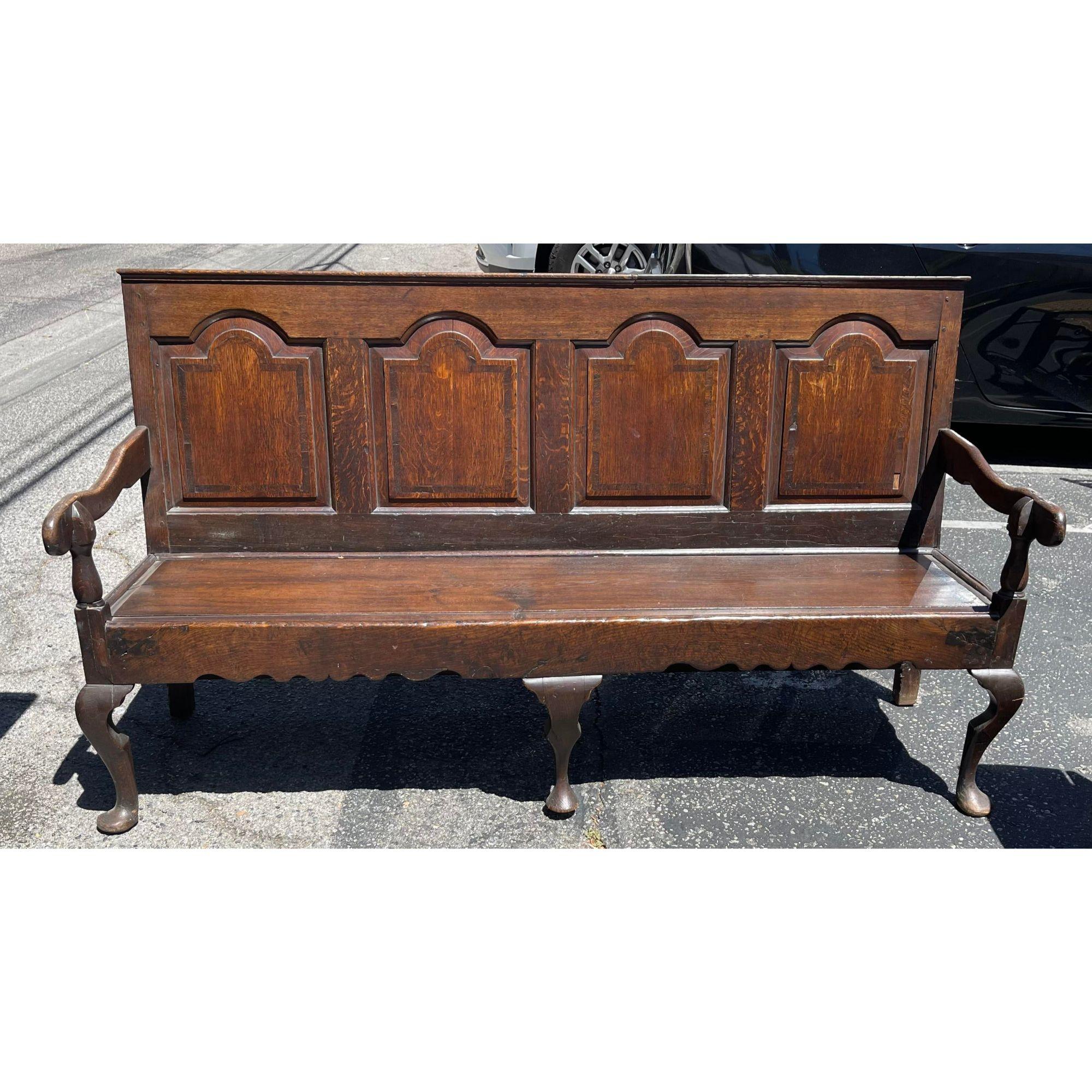 Antique 18th century George III Oak Settle Hall Bench. Beautiful Primitive form with original patina.

Additional information: 
Materials: Oak
Color: Brown
Period: 18th century
Styles: American, English
Item Type: Vintage, Antique or