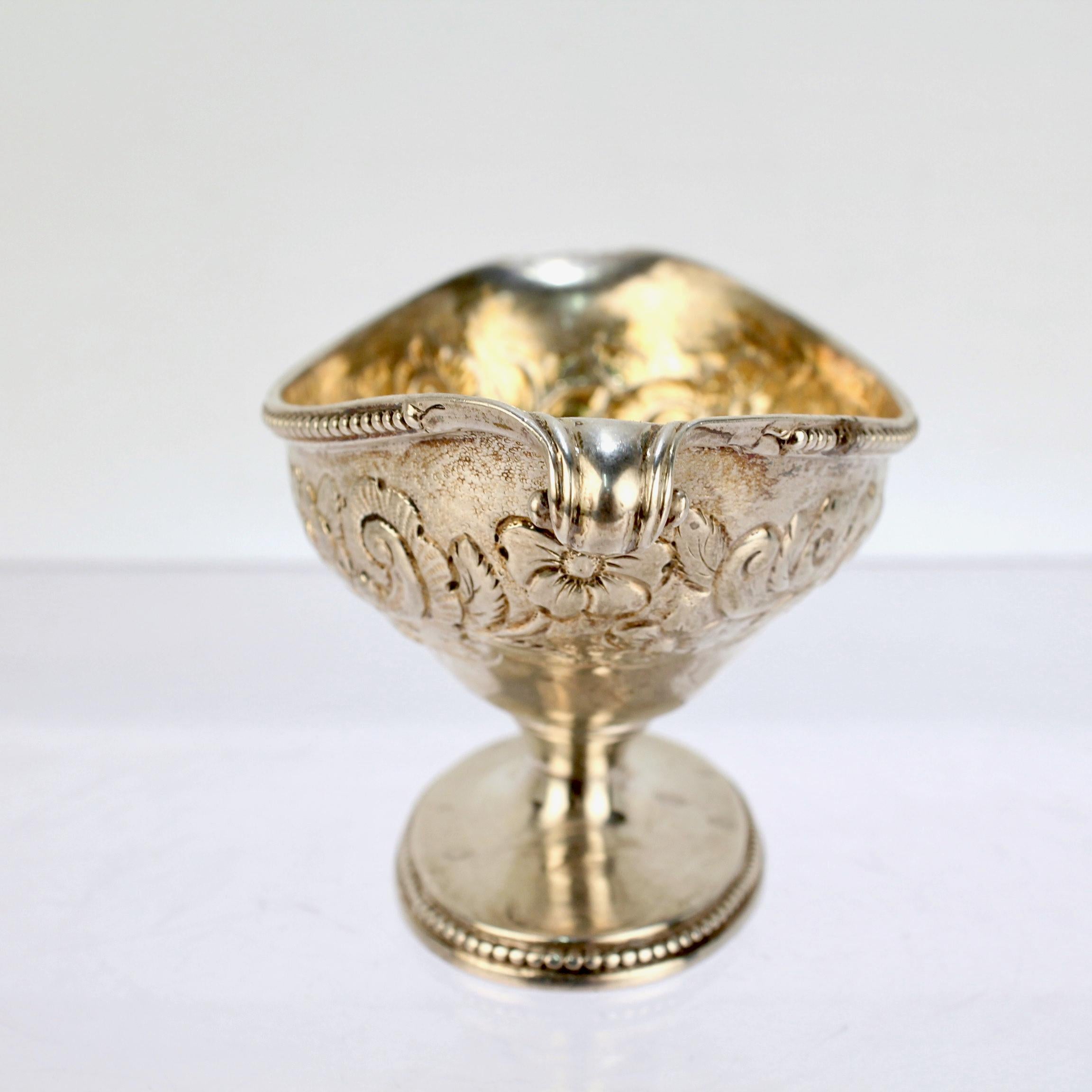 Antique 18th C George III Sterling Silver Salt Cellar by Robert Hennell I In Good Condition For Sale In Philadelphia, PA