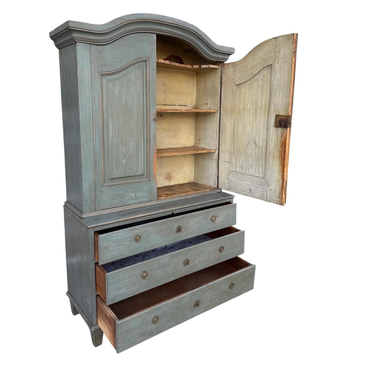 Antiguo Gabinete de Prensa de Lino Imperio Sueco Gustaviano del S. XVIII en Bueno estado para la venta en LOS ANGELES, CA