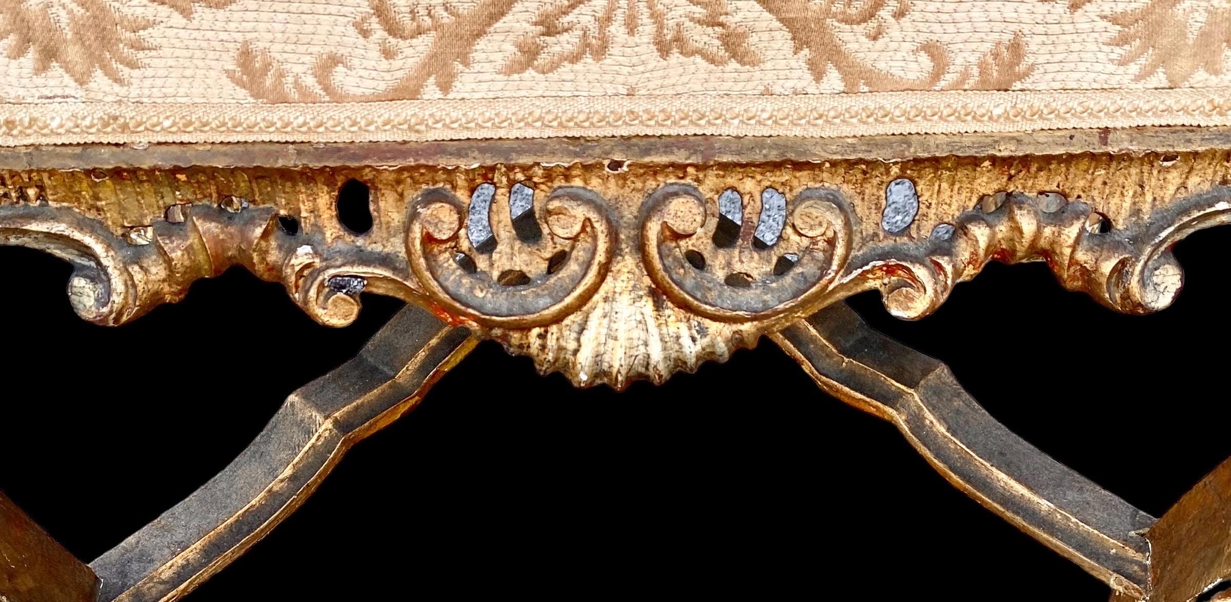Antique 18th century Italian Rococo Giltwood Armchair For Sale 2