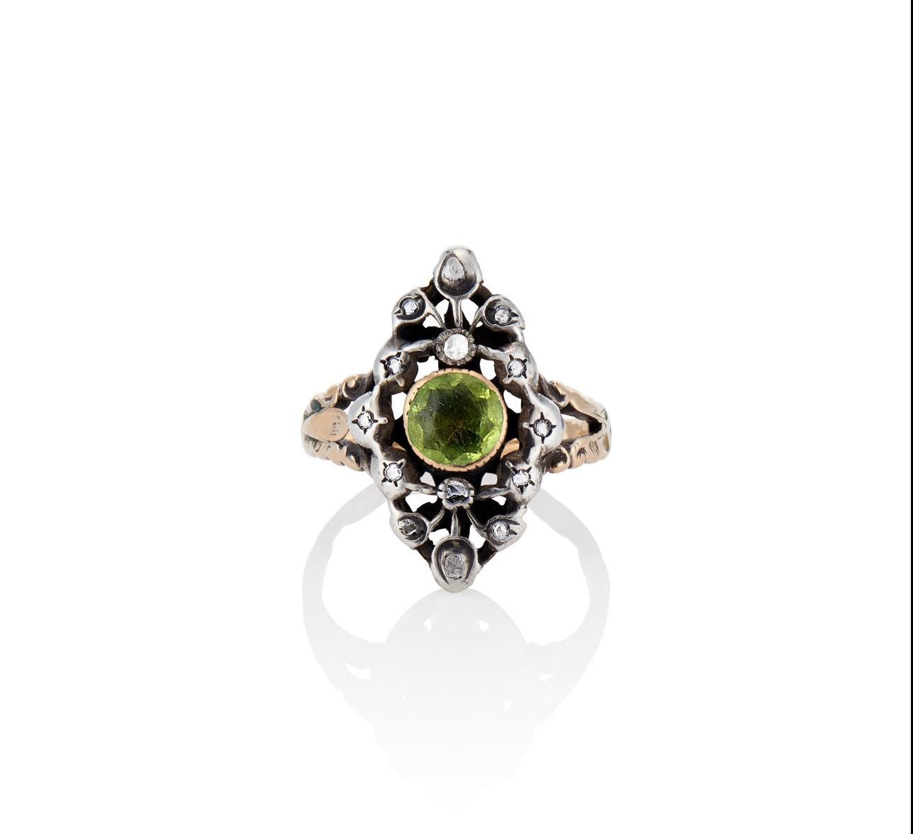 Antique 18th C Peridot and Diamond Ring In Fair Condition For Sale In Hummelstown, PA