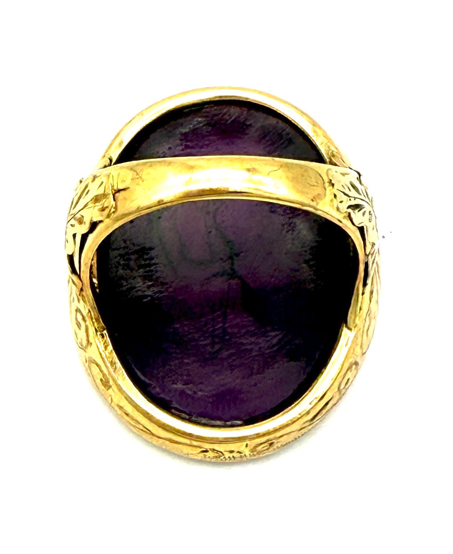 Anello antico del XVIII secolo in oro giallo 15 carati Tassie Purple Glass Melancholia In condizioni buone in vendita a Munich, Bavaria