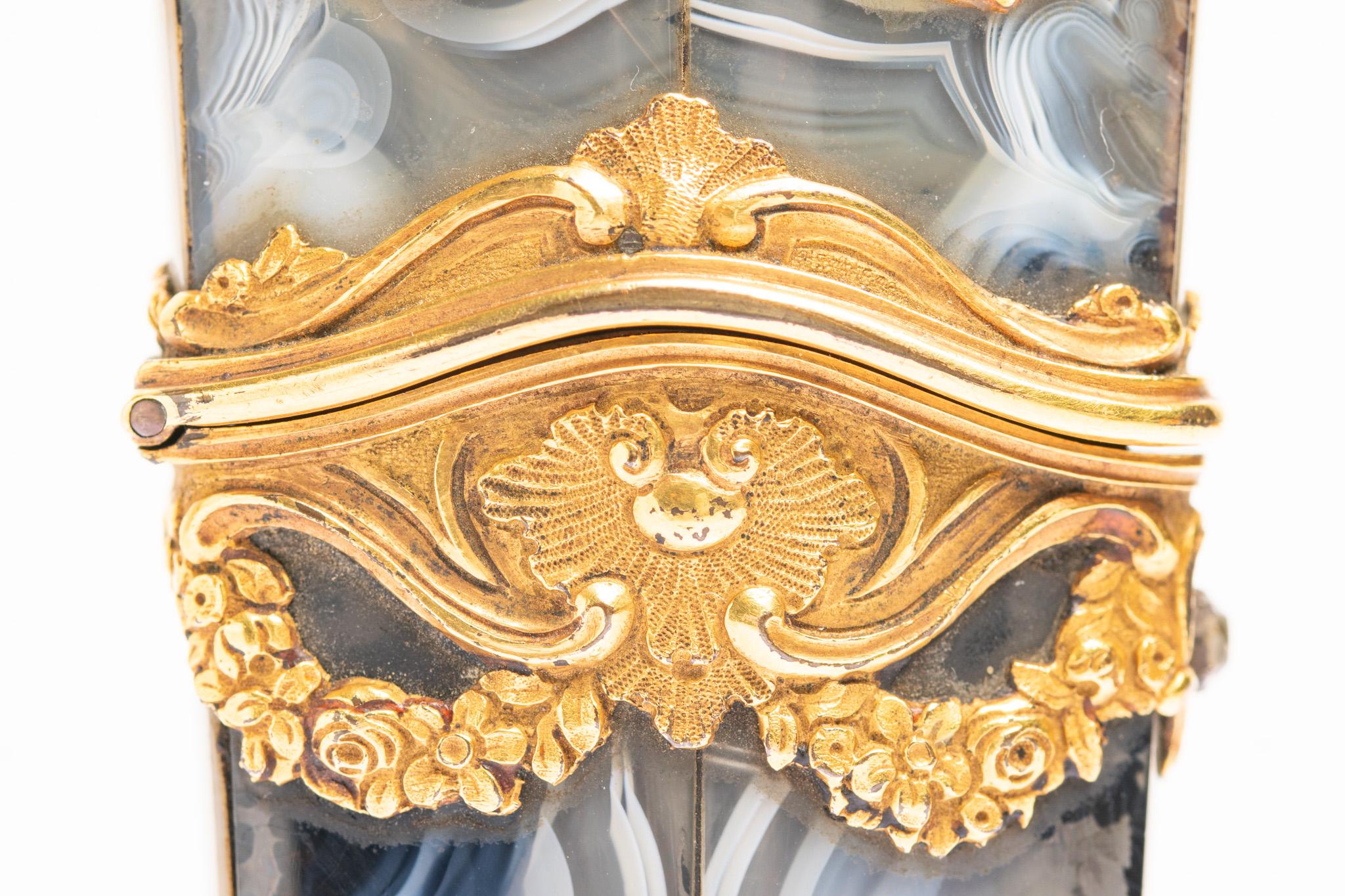Antique 18th century Agate French Rococo Nécessaire Etui In Good Condition In Portland, England