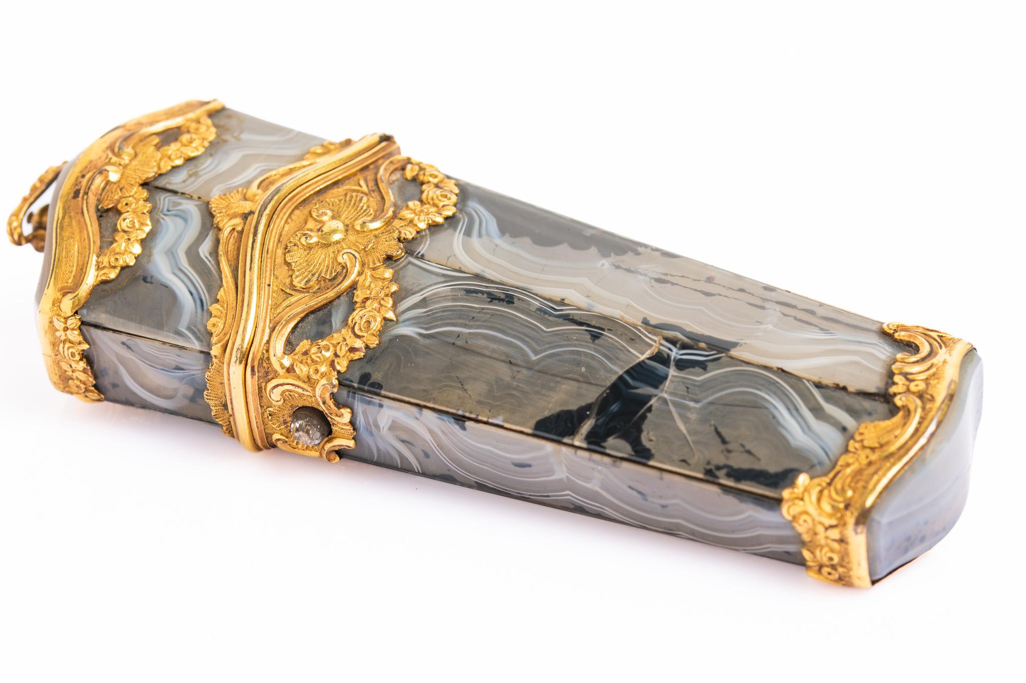 Antique 18th century Agate French Rococo Nécessaire Etui 1