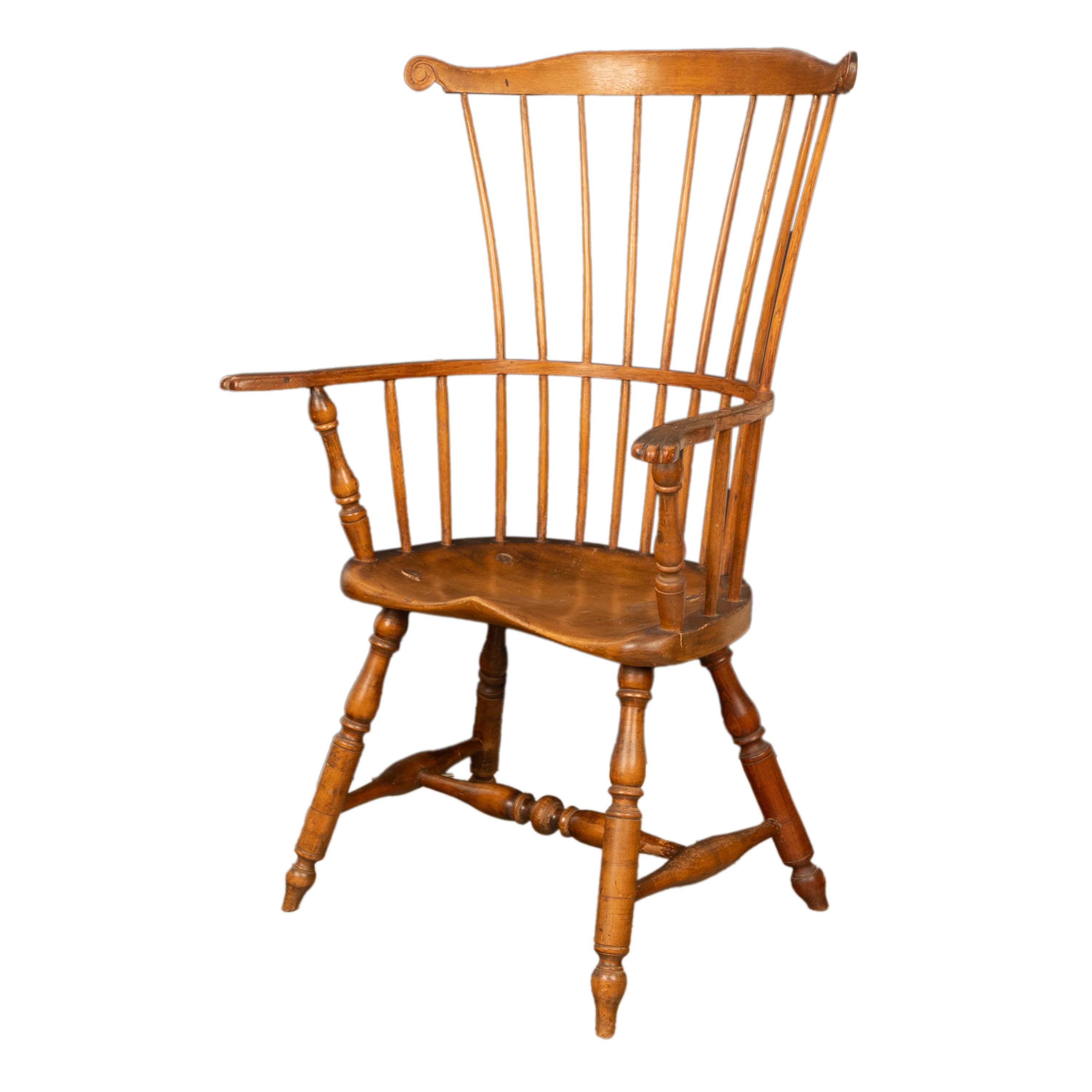 Ancienne chaise à accoudoir Windsor en érable à dossier en éventail du 18e siècle américain de la Nouvelle-Angleterre 1780 en vente 3
