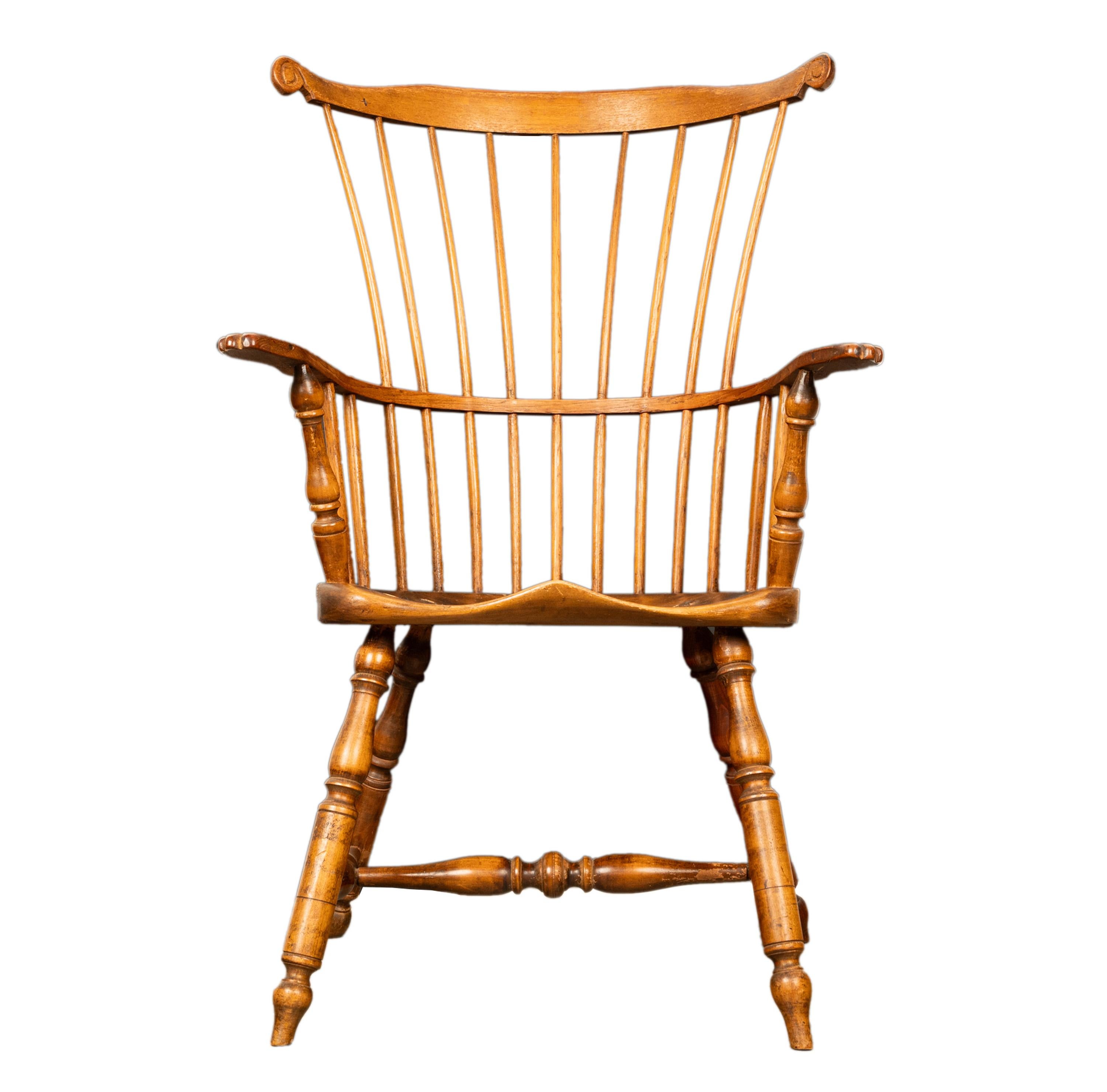 Fédéral Ancienne chaise à accoudoir Windsor en érable à dossier en éventail du 18e siècle américain de la Nouvelle-Angleterre 1780 en vente