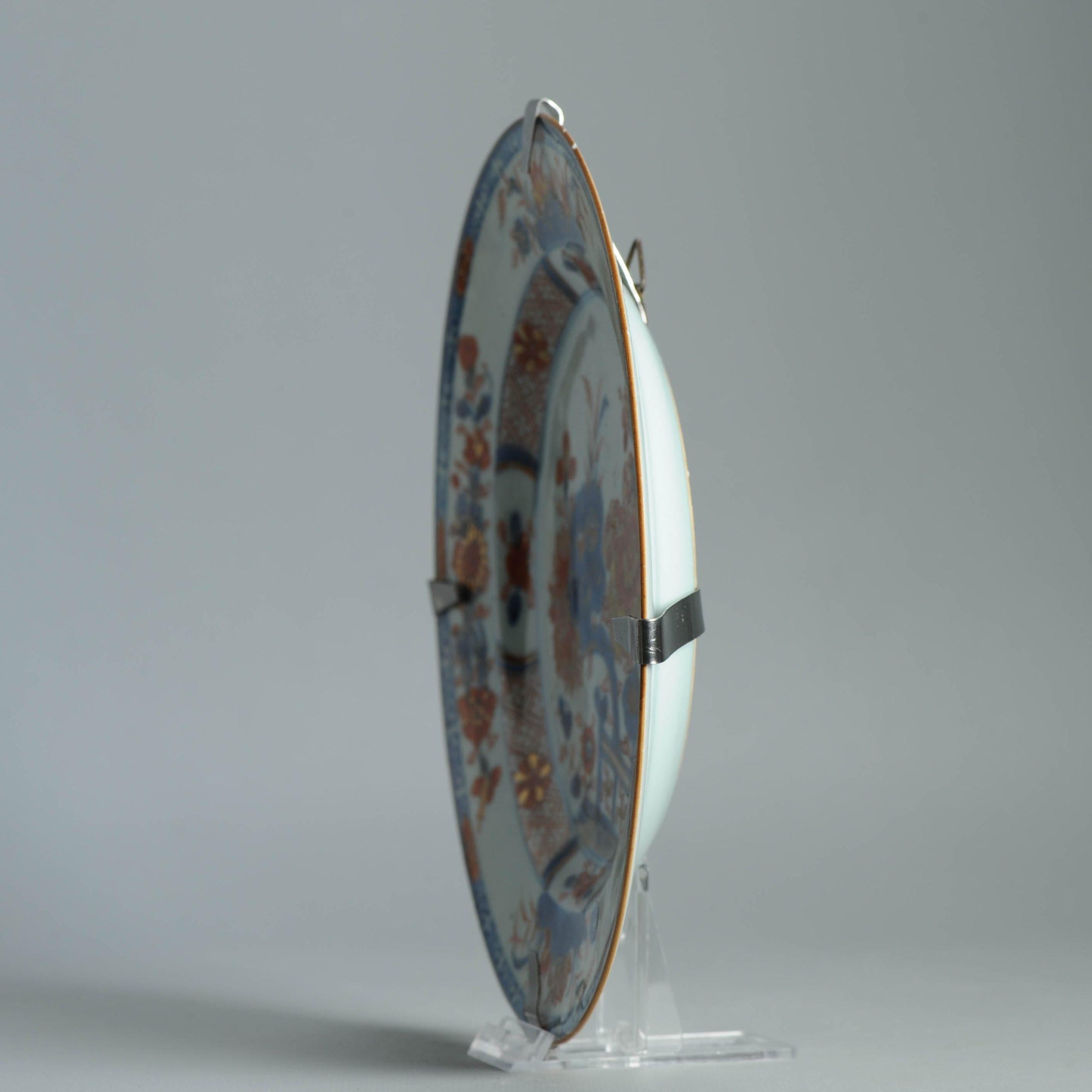 Ancienne assiette Imari en porcelaine chinoise Kangxi Yongzheng du 18ème siècle en vente 1