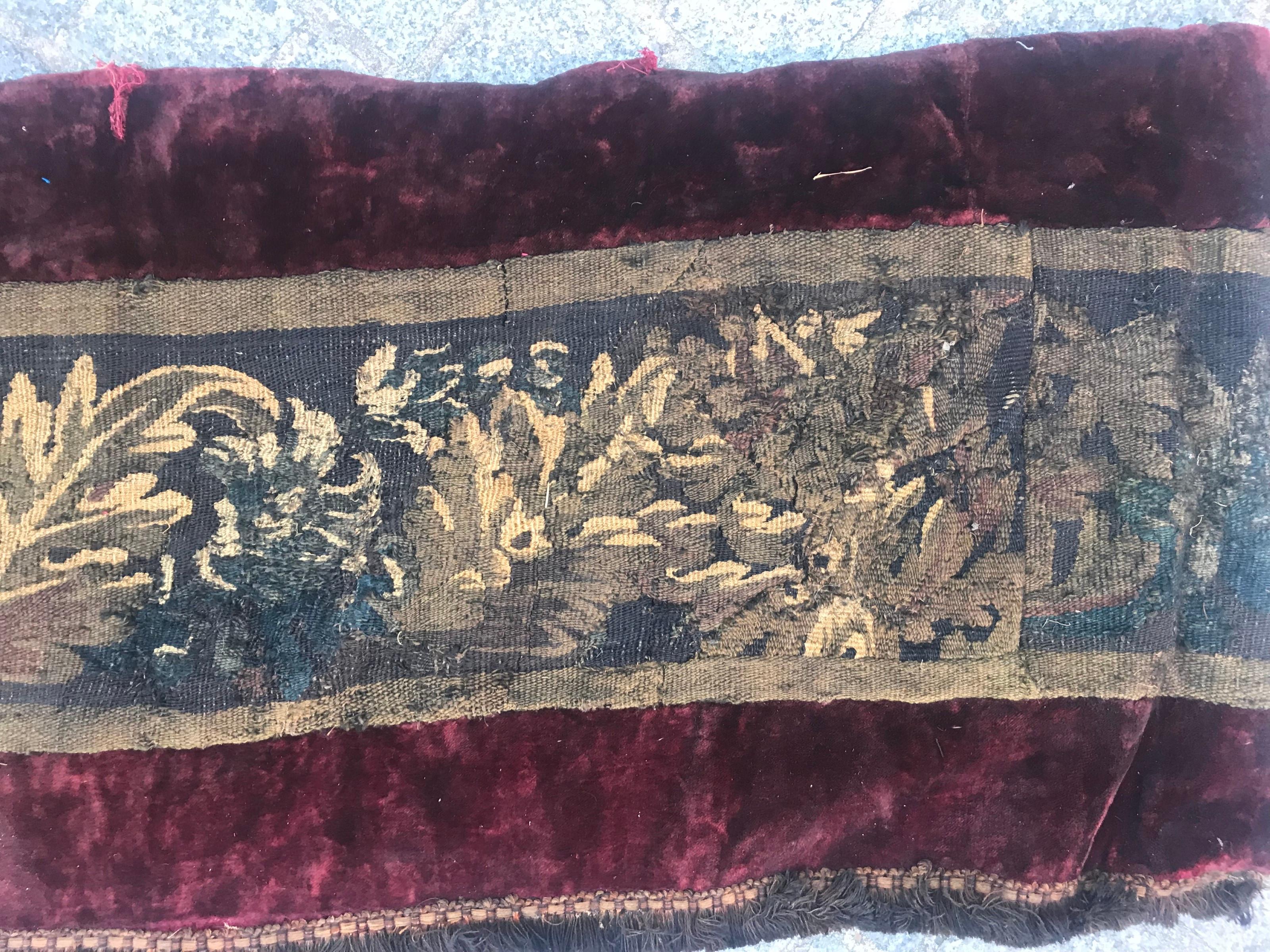 Tissé à la main Panneau de bordure ancien en tapisserie d'Aubusson du 18ème siècle en vente