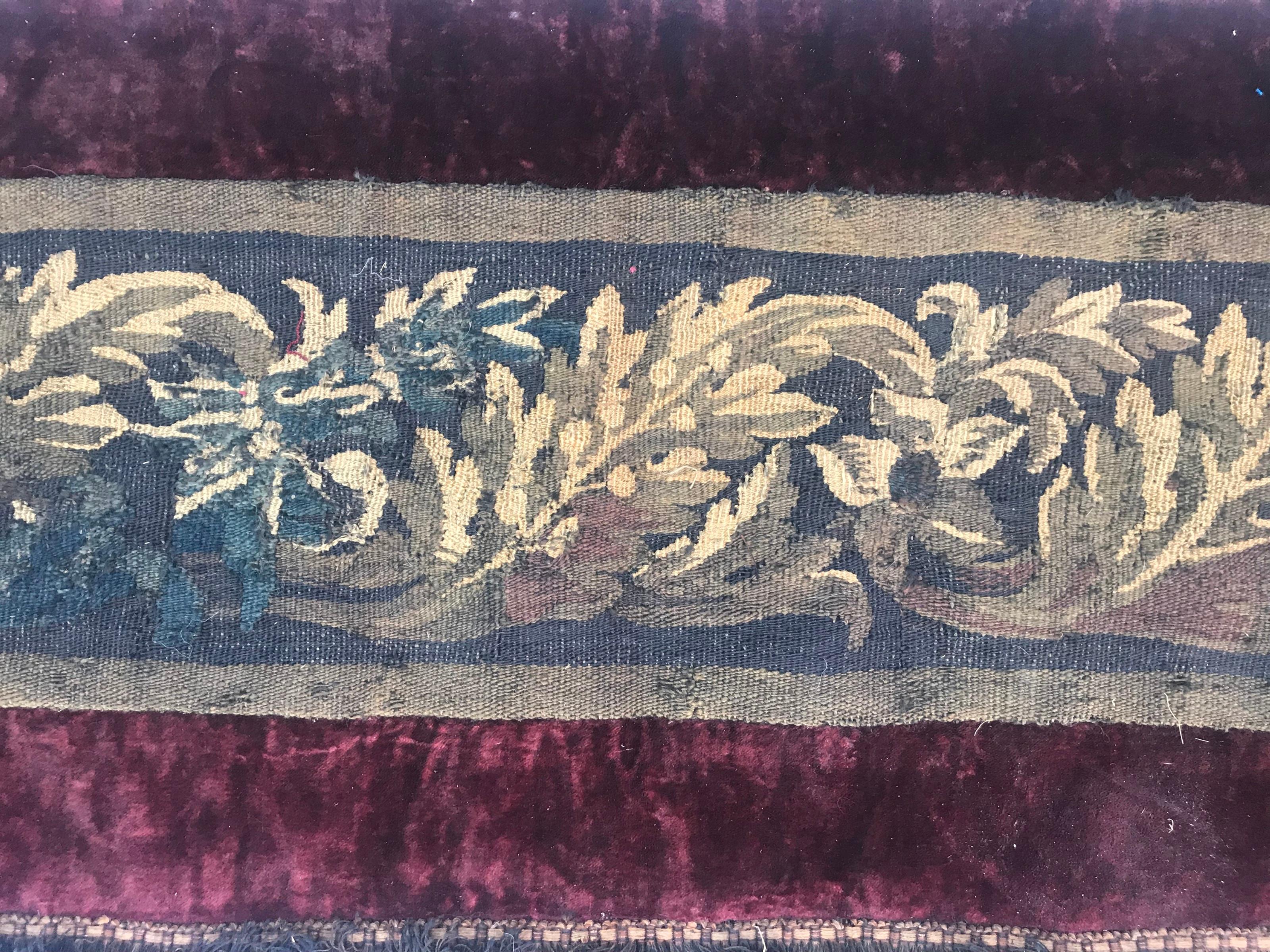 Soie Panneau de bordure ancien en tapisserie d'Aubusson du 18ème siècle en vente