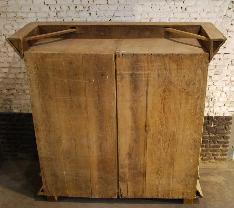 Antique 18th Century Baroque German Cleaned Oak Wood Wardrobe Cabinet For Sale 7