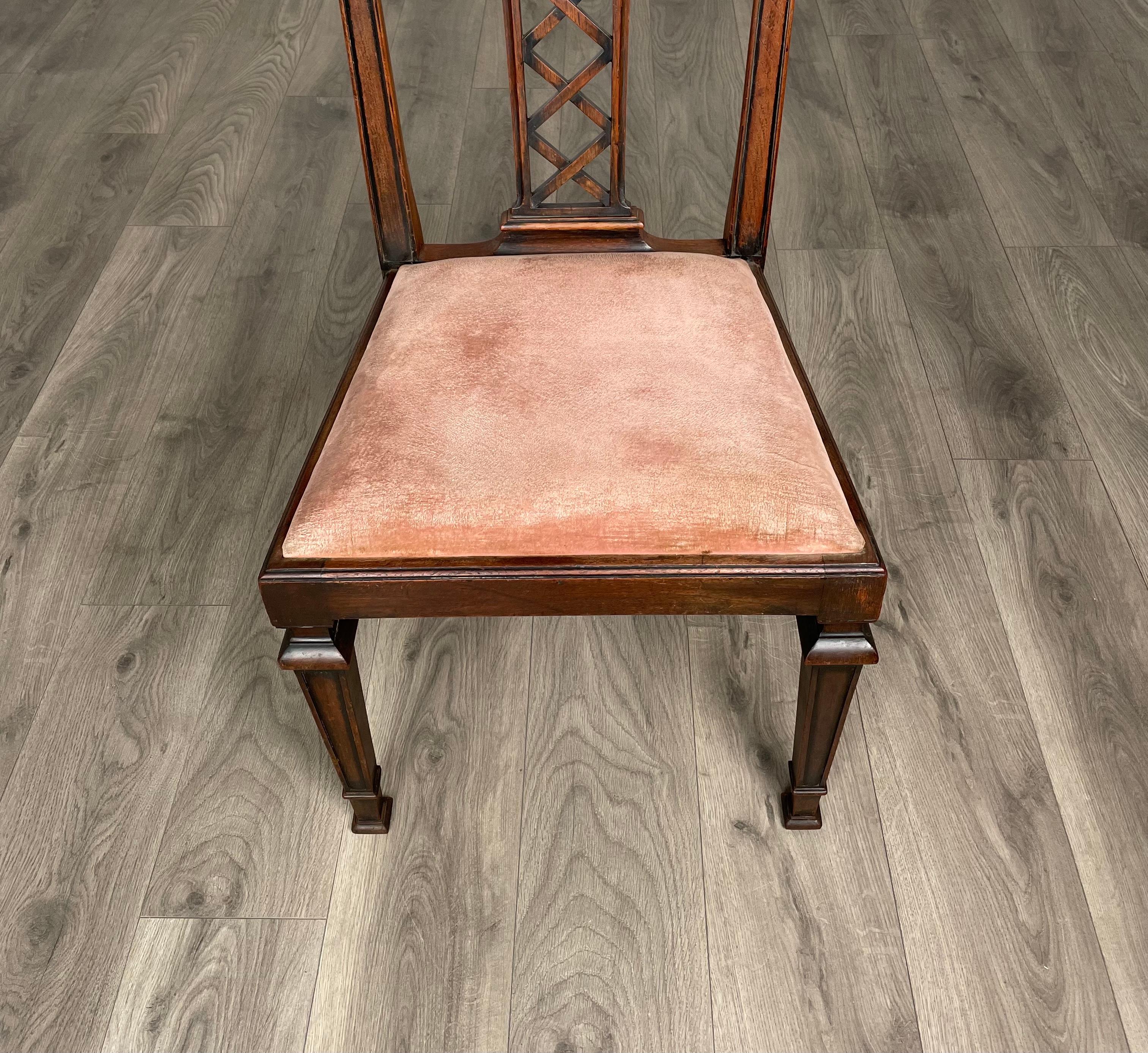 Chaise de chambre à coucher/chaise d'entrée ancienne du 18ème siècle en acajou (REF AF-1903) en vente 4