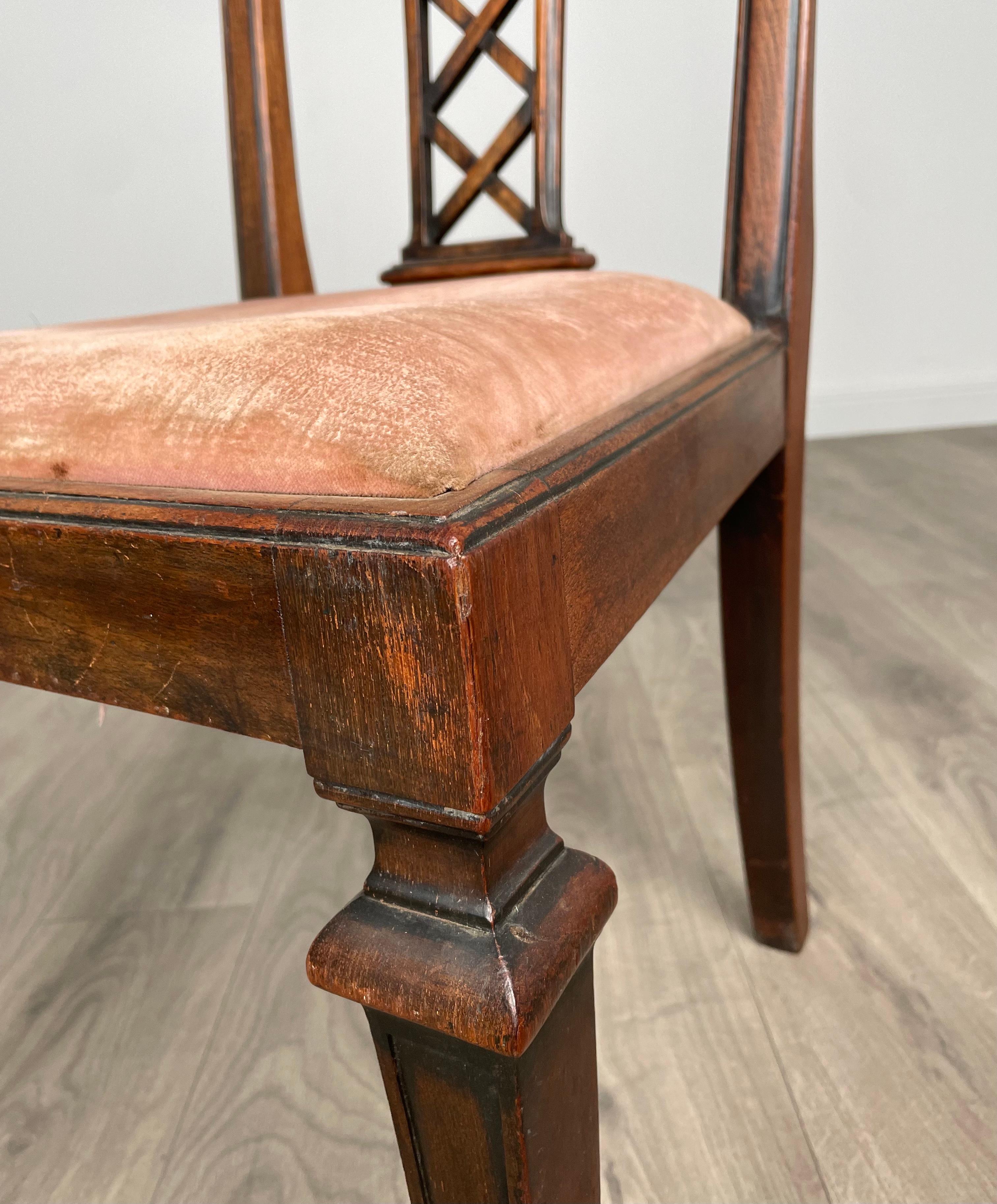 Chaise de chambre à coucher/chaise d'entrée ancienne du 18ème siècle en acajou (REF AF-1903) en vente 1
