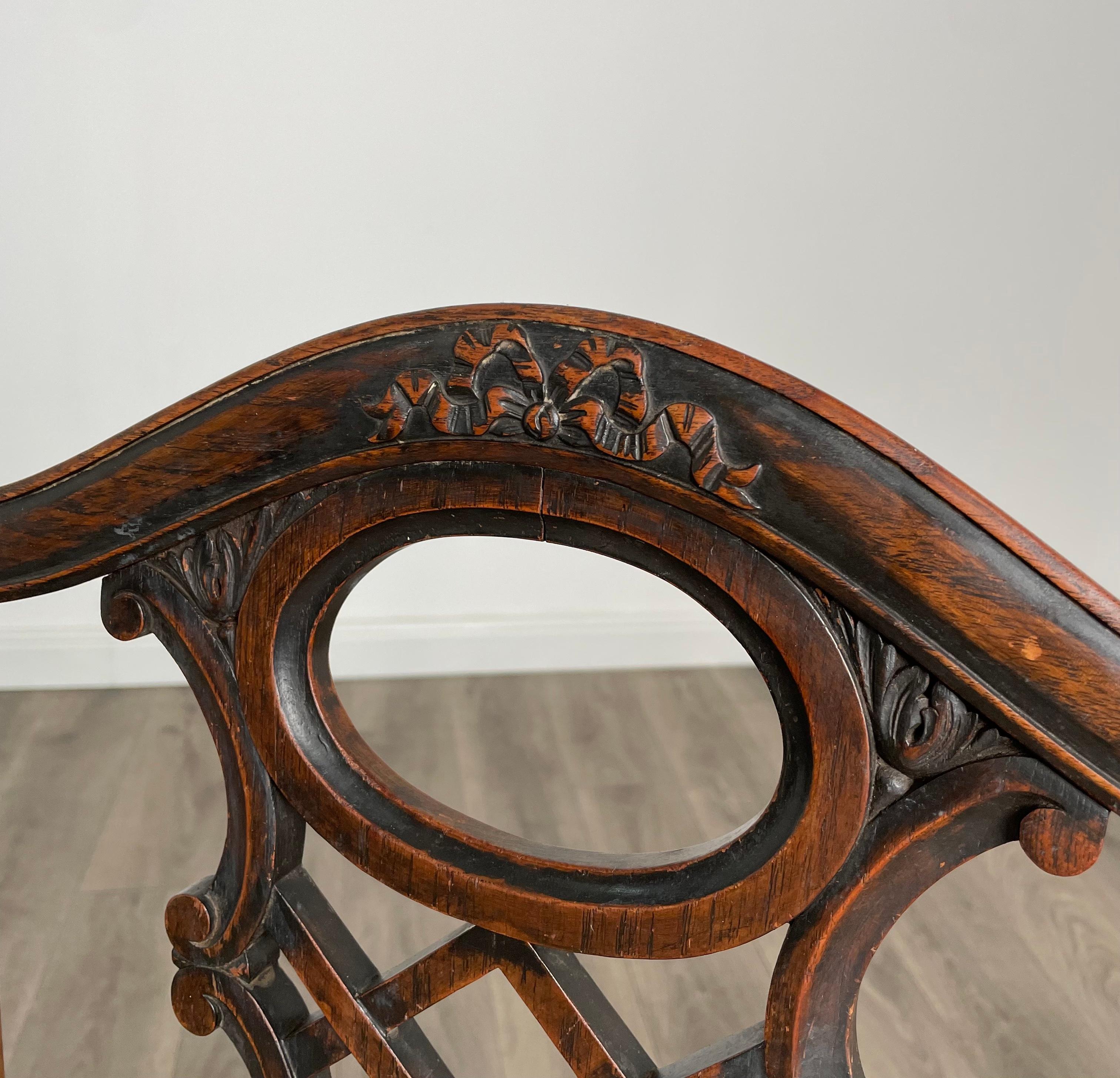 Chaise de chambre à coucher/chaise d'entrée ancienne du 18ème siècle en acajou (REF AF-1903) en vente 3