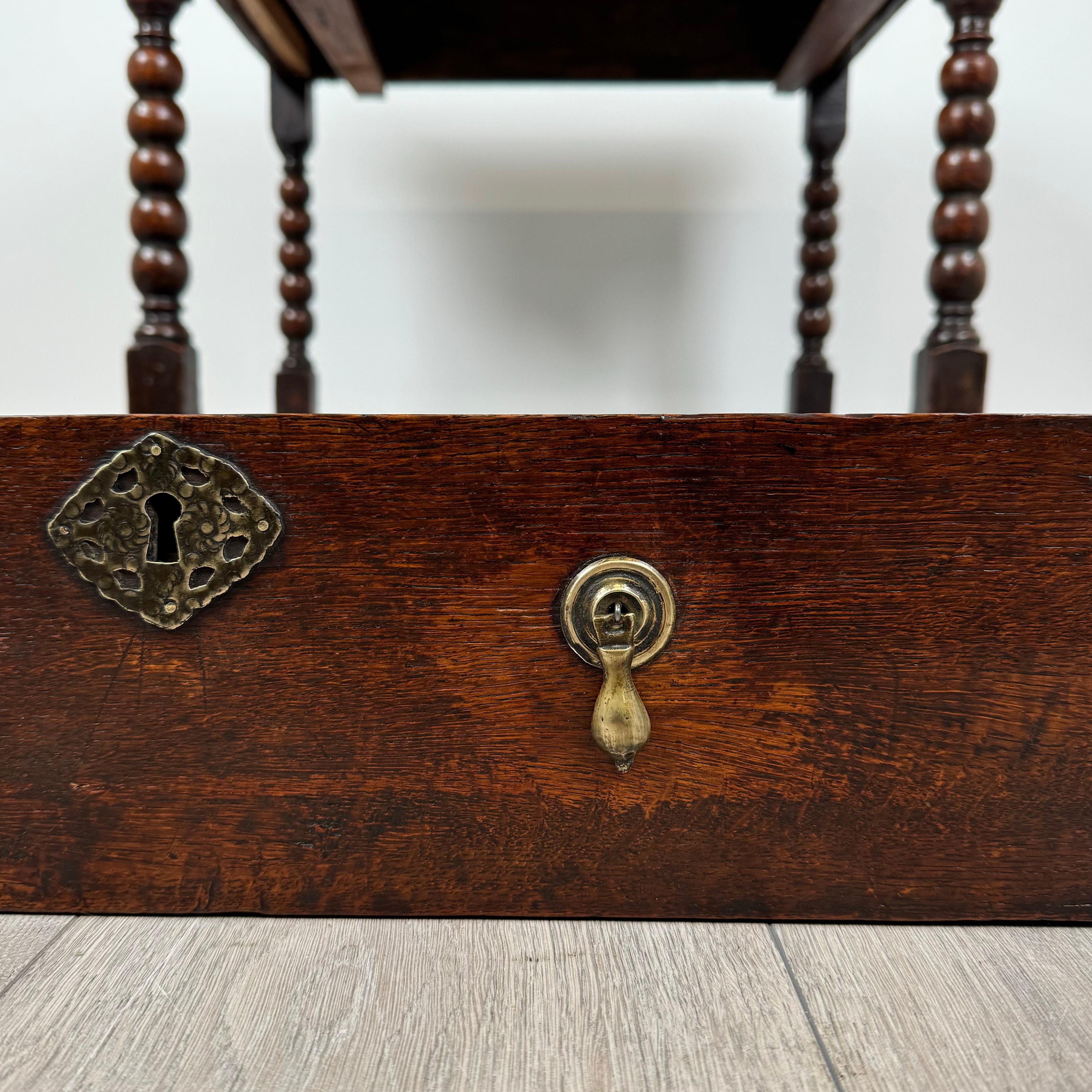 Antique 18th Century Bobbin Turned Oak Side Table ( REF AF-3607 ) For Sale 7