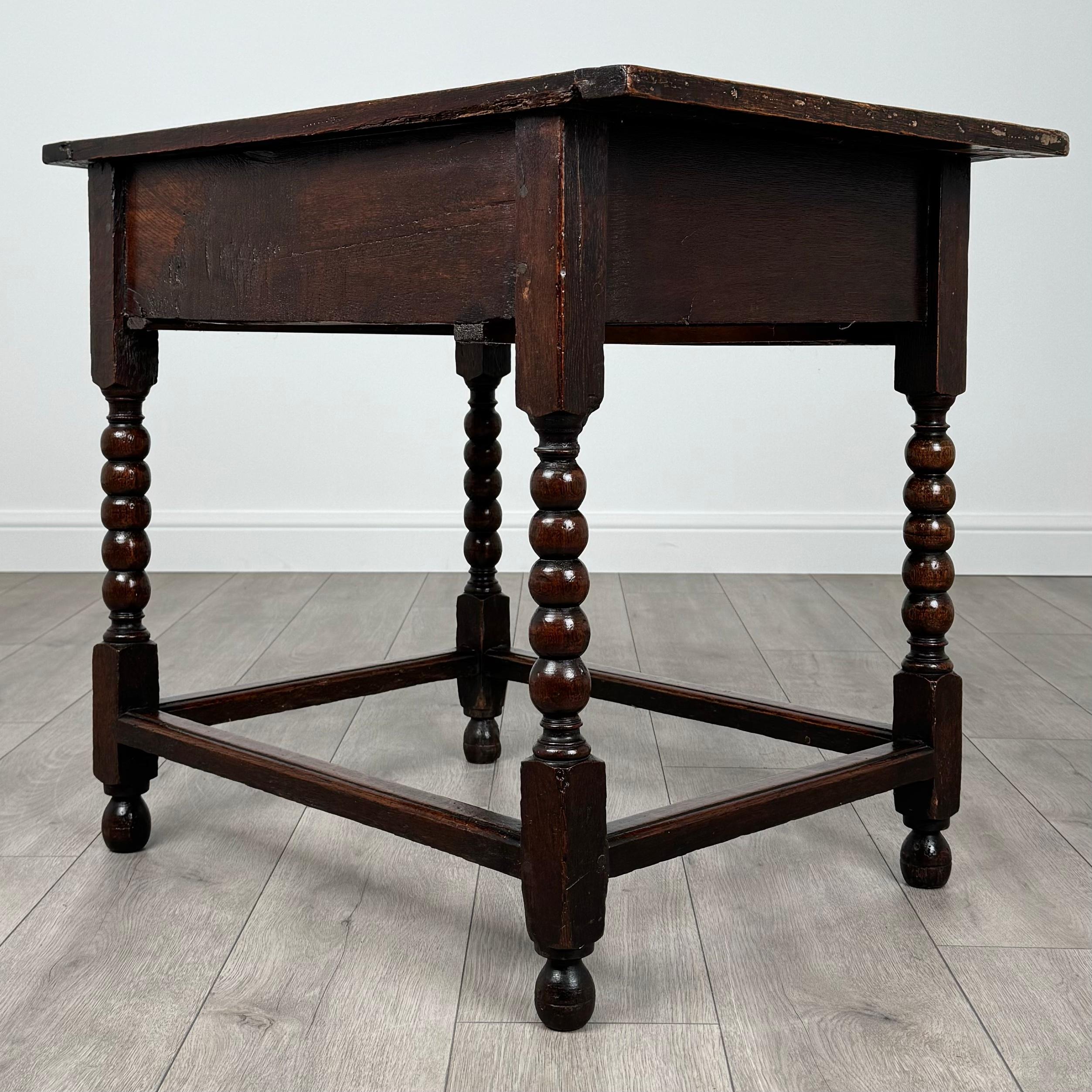 Antique 18th Century Bobbin Turned Oak Side Table ( REF AF-3607 ) For Sale 2