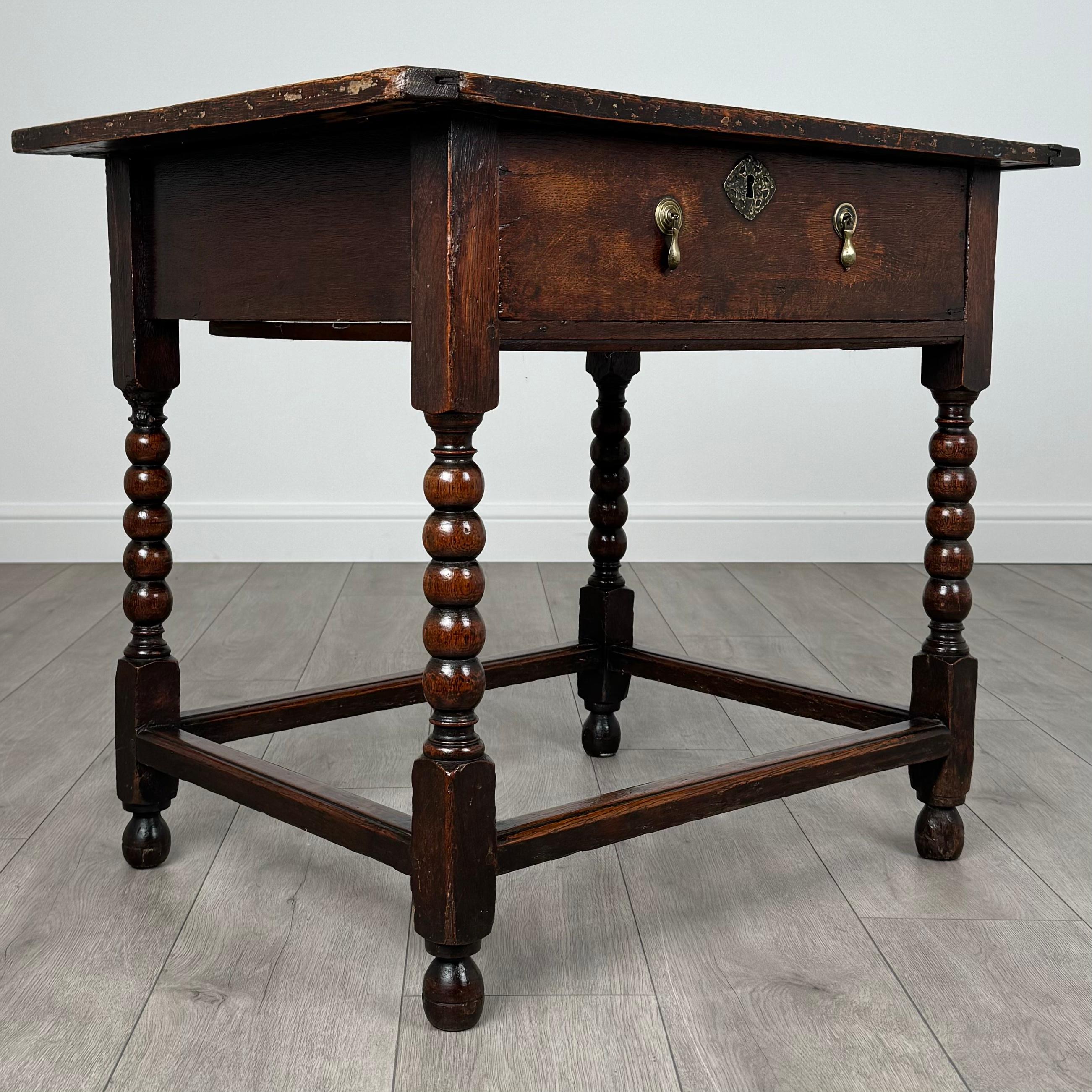 Antique 18th Century Bobbin Turned Oak Side Table ( REF AF-3607 ) For Sale 4