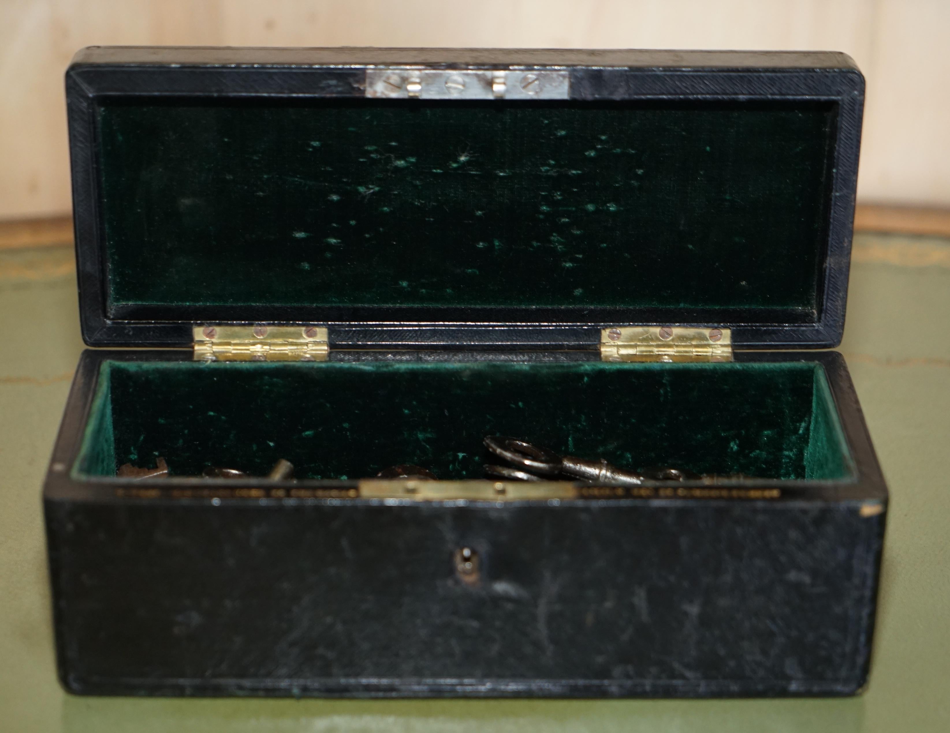 Ancienne boîte à clés géorgienne du 18ème siècle Honble J A Ellis Kings agent 1763-1776 en vente 12