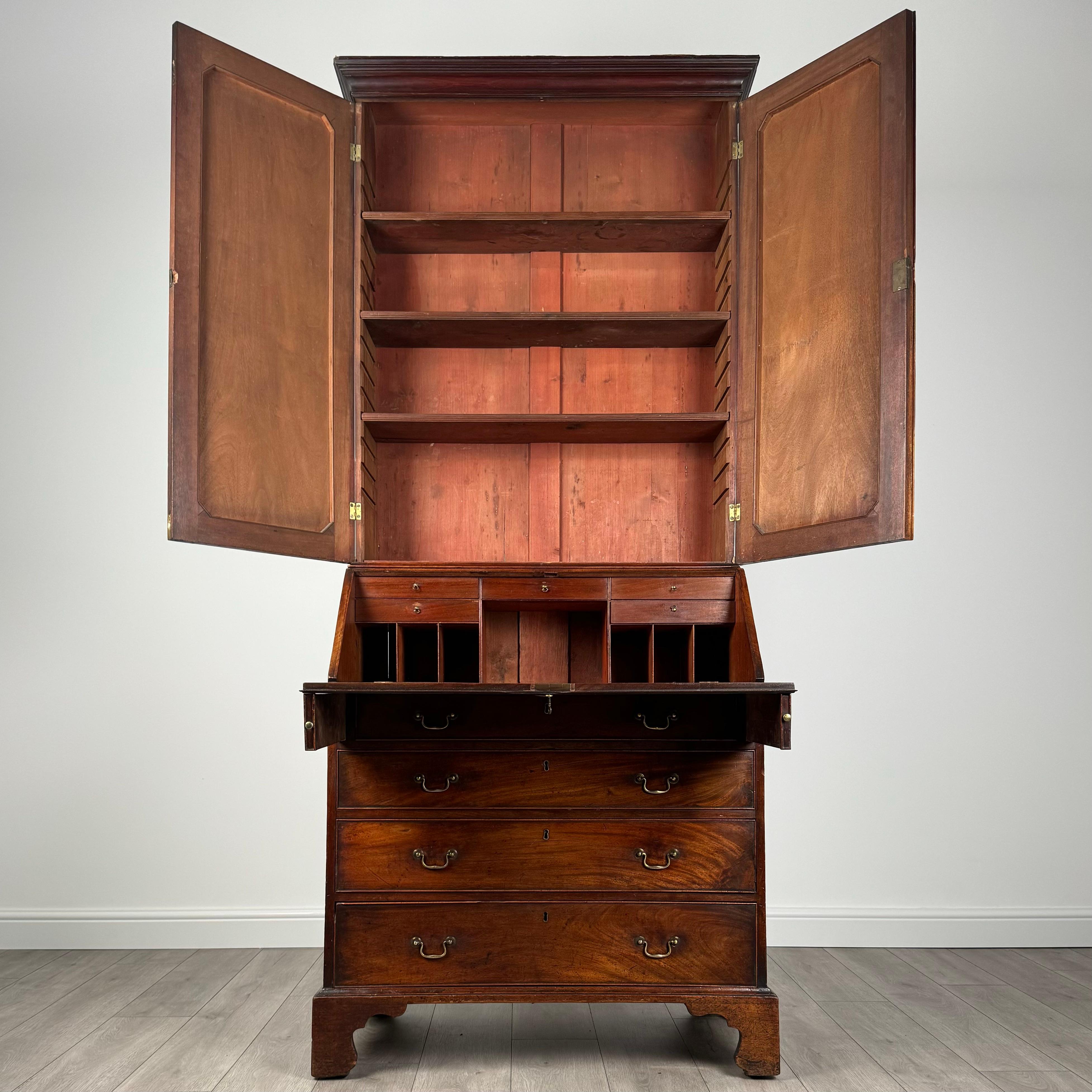 Britannique Bibliothèque de bureau ancienne du 18ème siècle en acajou ( REF AF-3513 ) en vente