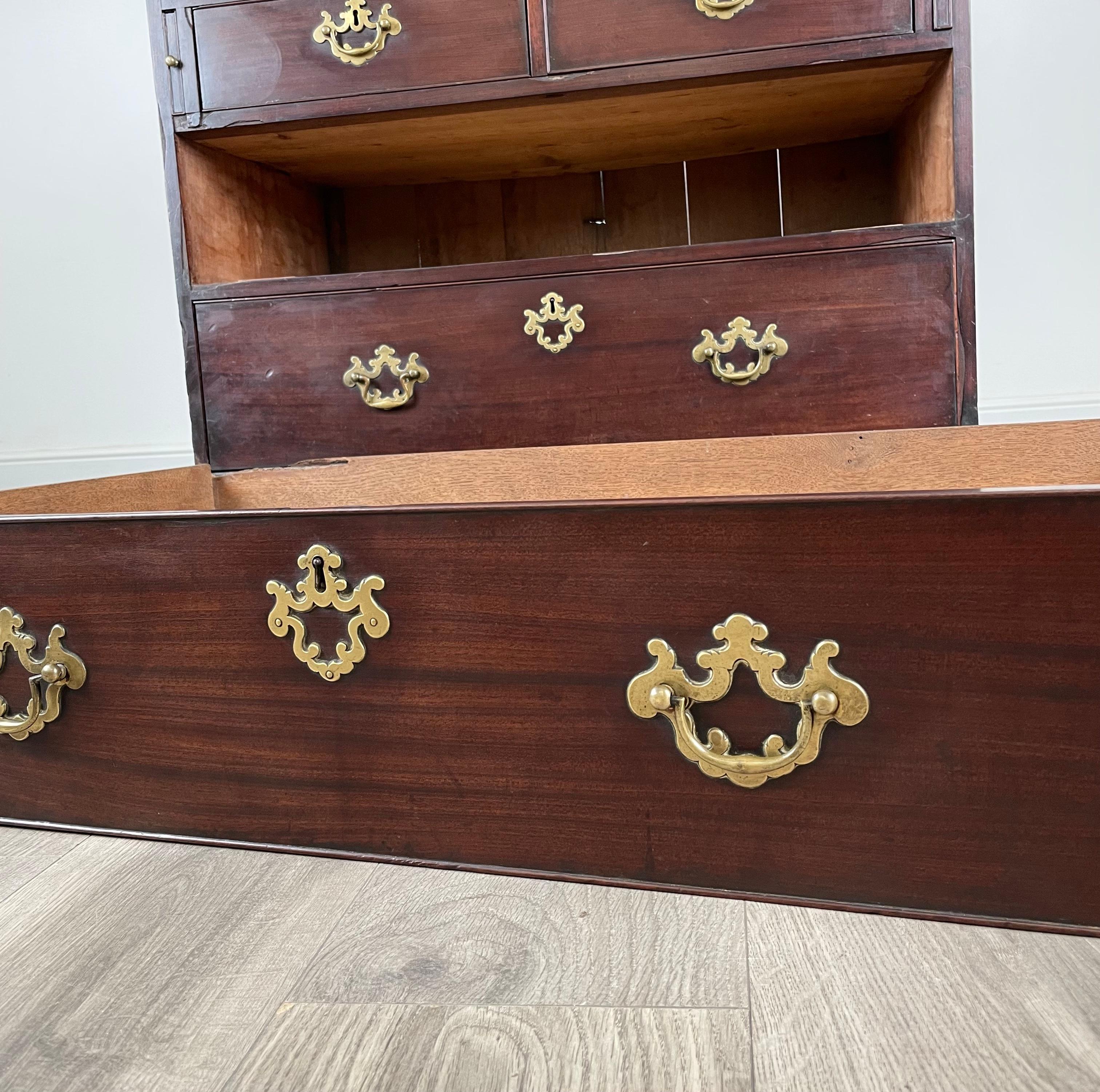 Bureau ancien du 18ème siècle en acajou cubain (REF AF-3093) en vente 7