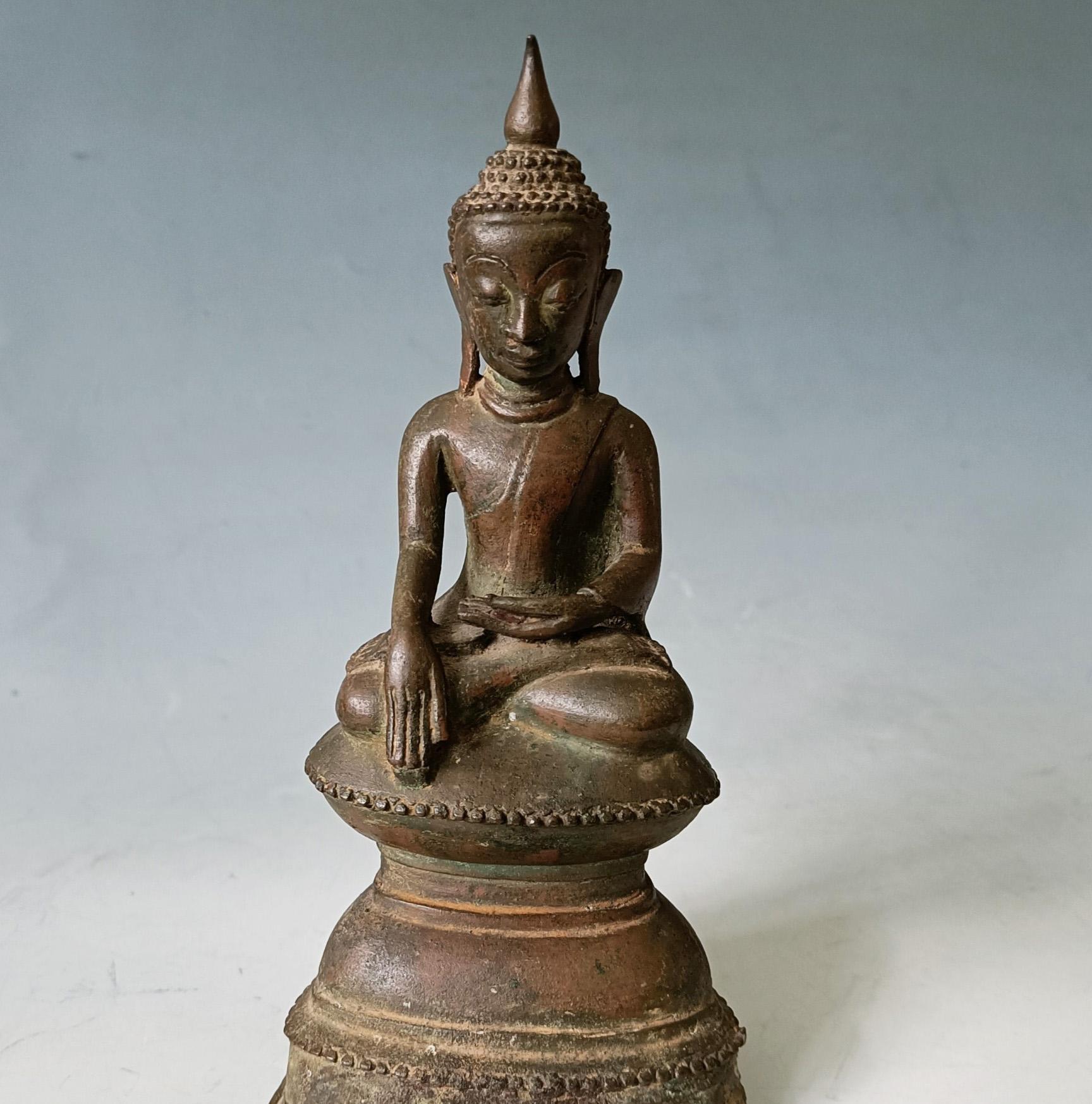 Birman Ancien Bouddha Shan en bronze birman du 18ème siècle - Art Bouddhique Asiatique en vente
