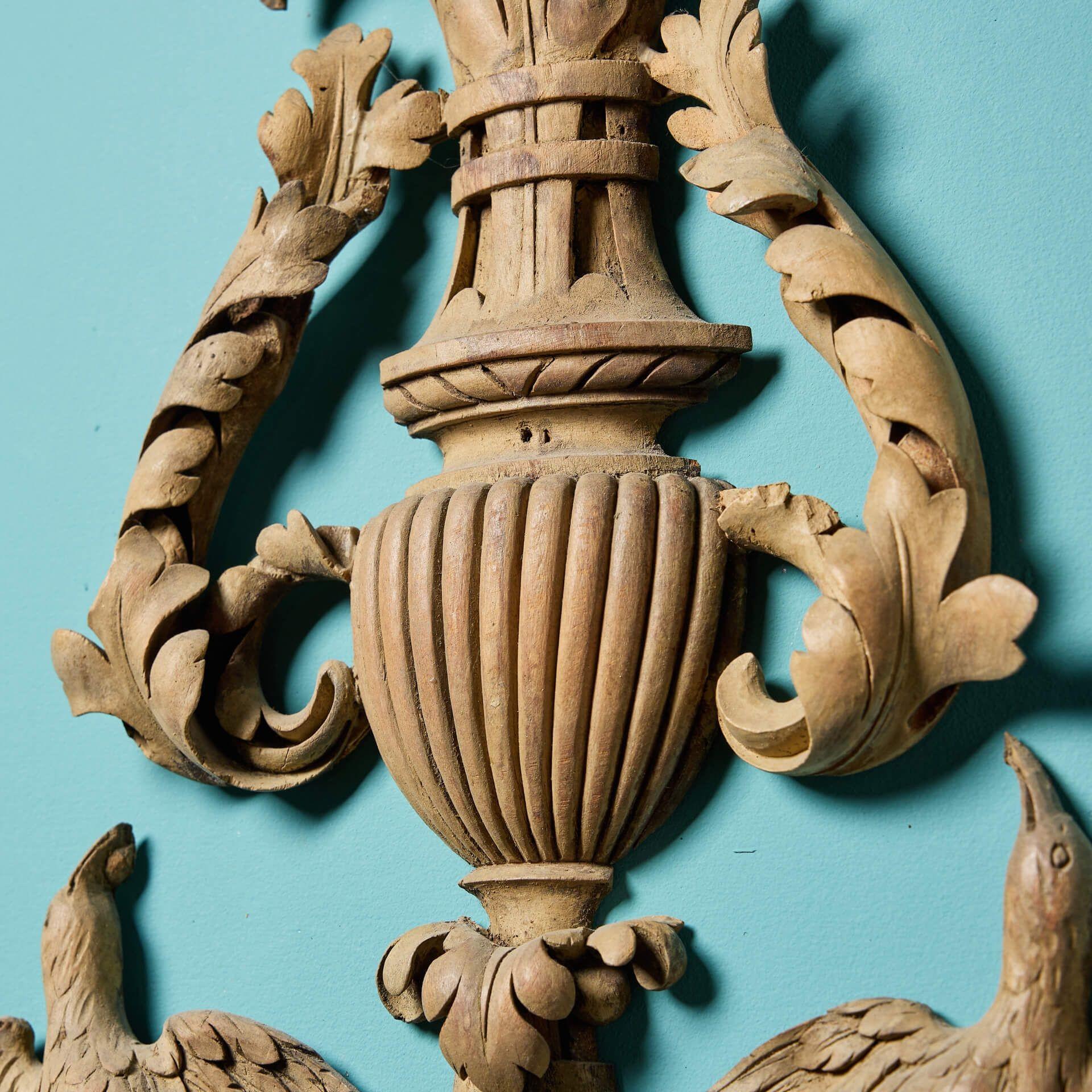 Georgien Panneau mural ancien en bois de hêtre sculpté du 18ème siècle en vente